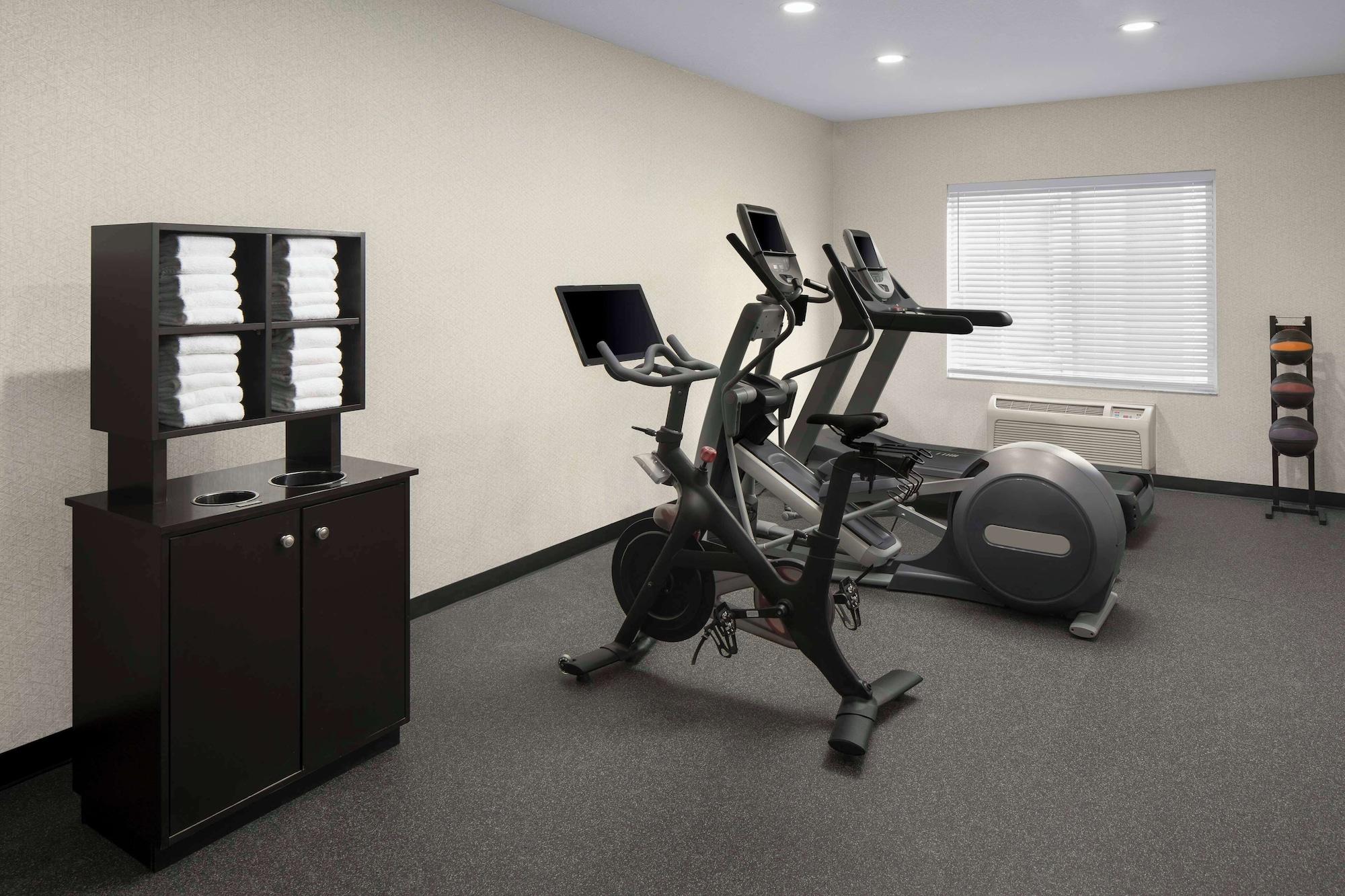 Gimnasio Doubletree by Hilton Salem