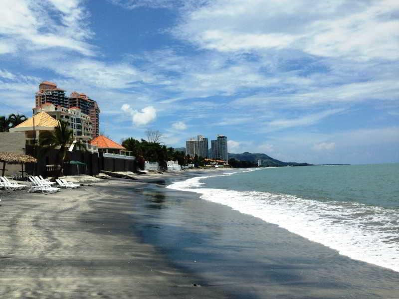 Playa Coronado Golf & Beach Resort