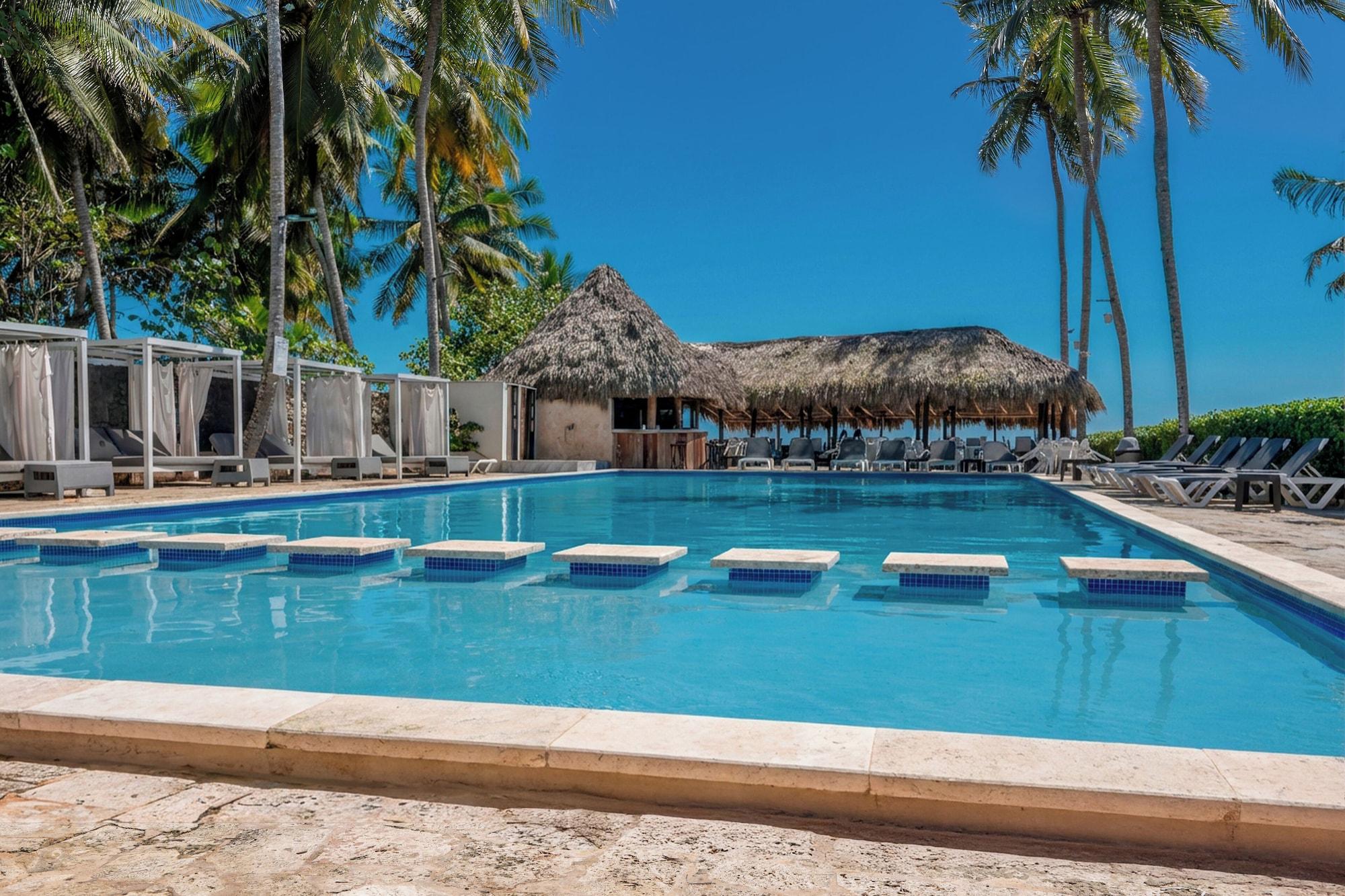 Vista Piscina TBR by Mega Stays