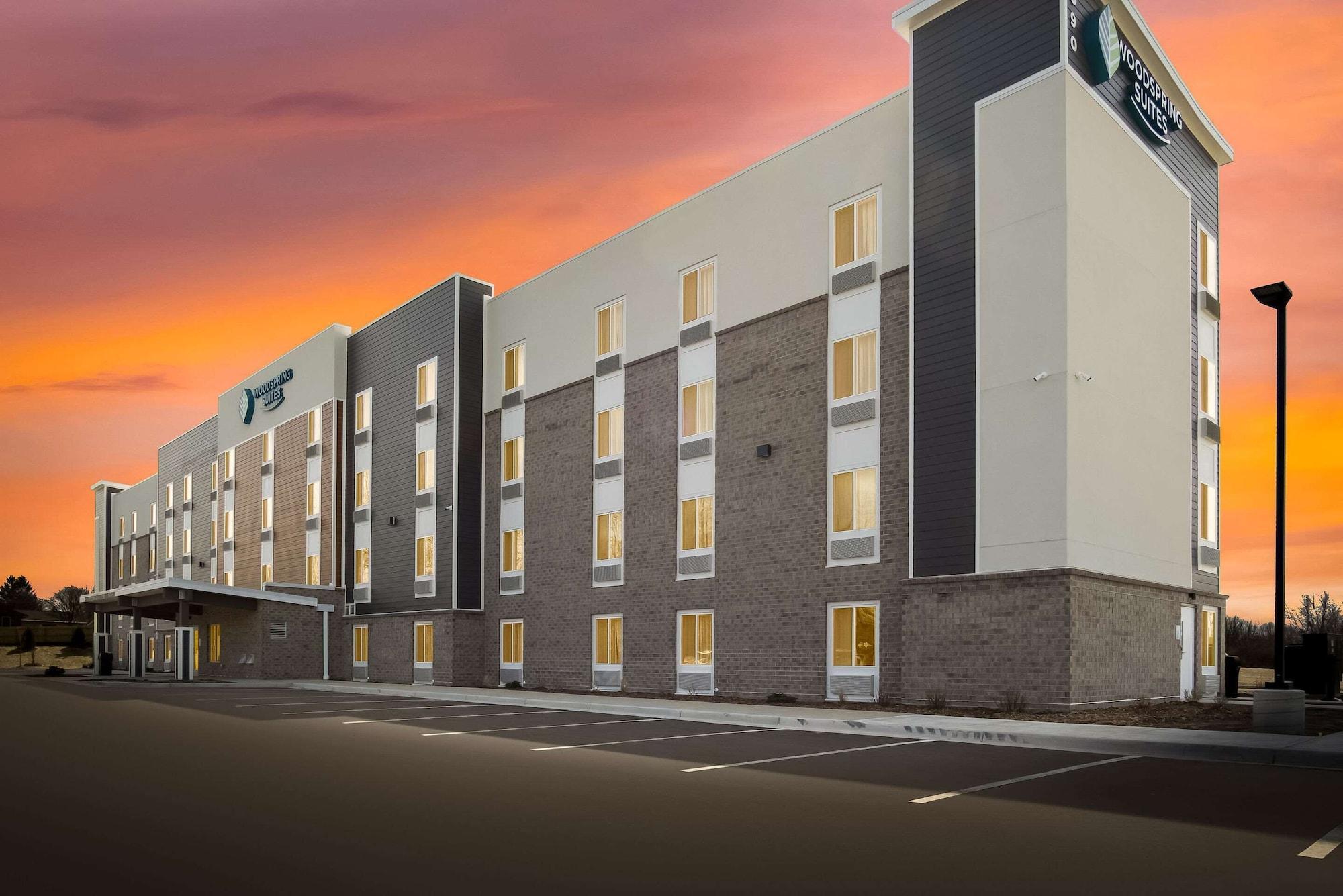 Vista Exterior WoodSpring Suites Grand Rapids Kentwood