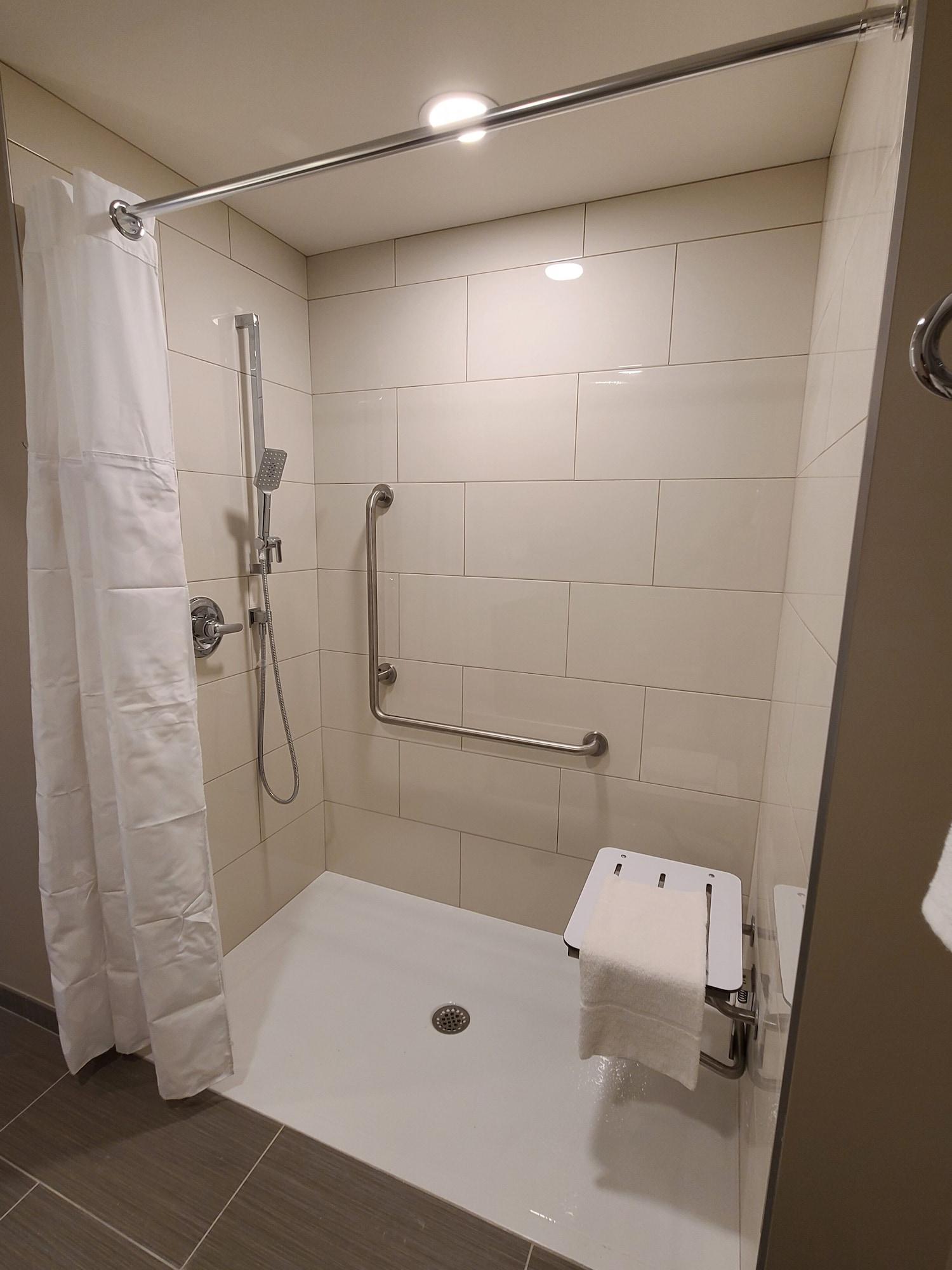 Equipamiento de Habitación Super 8 by Wyndham Thompson