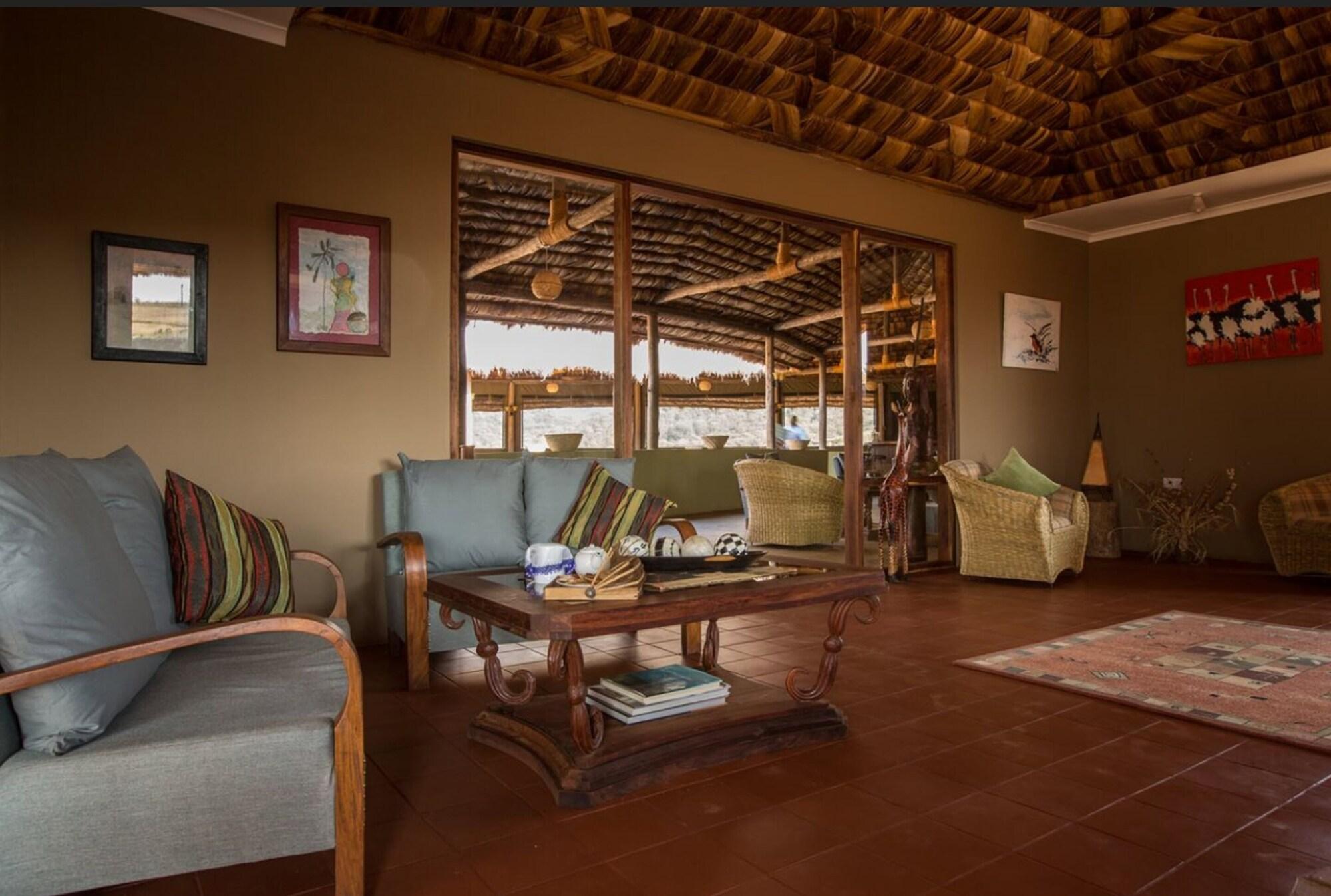 Vista do lobby Karatu Simba Lodge