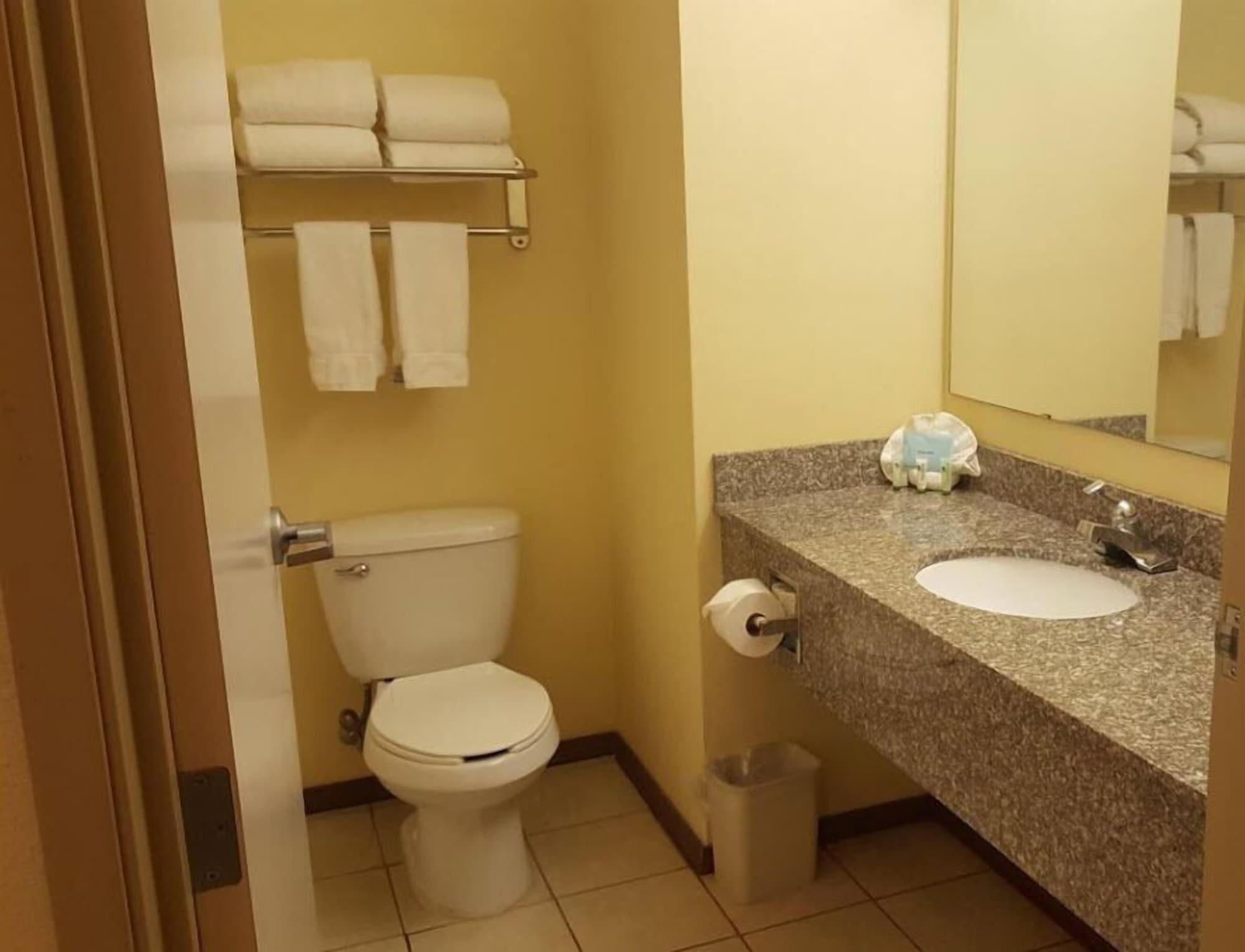 Equipamiento de Habitación Reddy Hotel