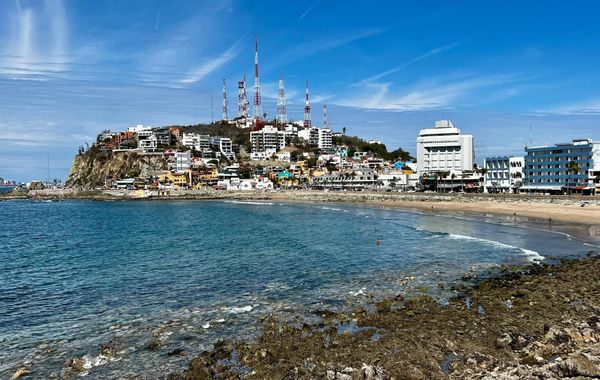 Hotel La Siesta Malecón - Hoteles cerca de Playa Isla de la Piedra en Mazatlán
