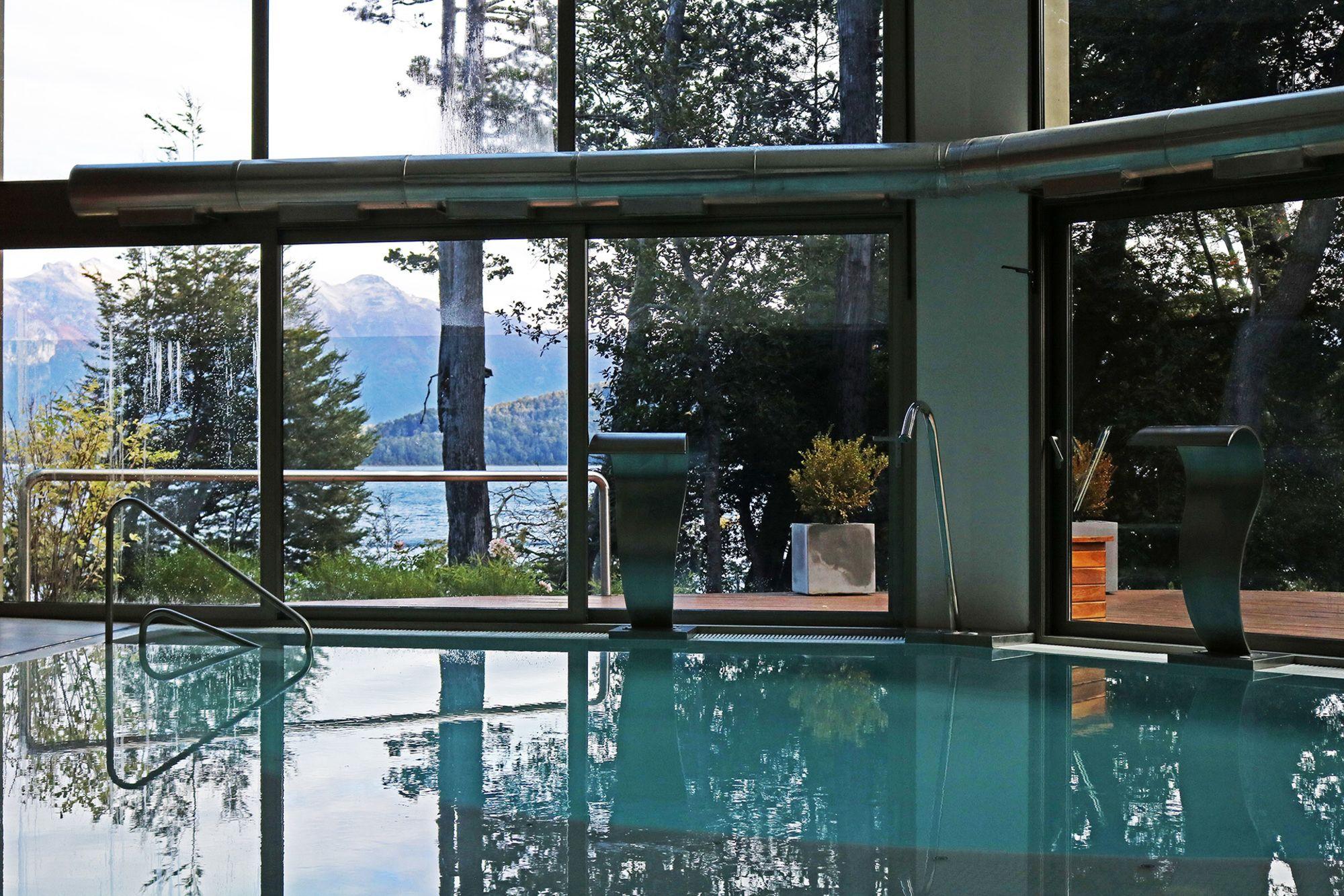 Vista da piscina Calfuco Wine Hotel & Spa