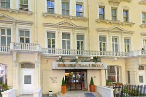Alojamiento - Norfolk Plaza Hotel