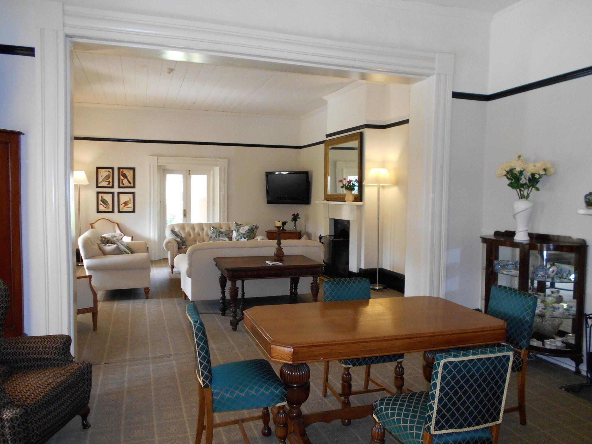 Bar/Salón Fitzroy Inn Historic Retreat