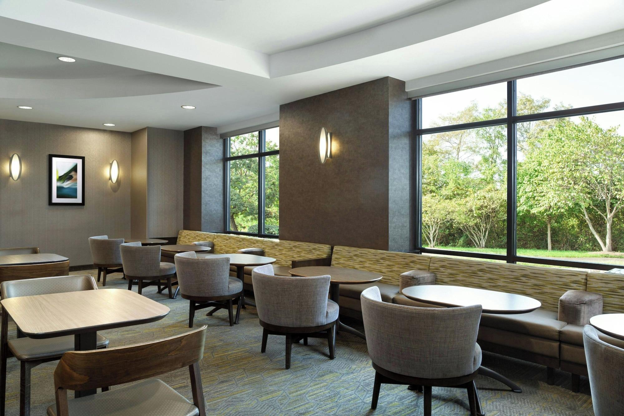 Restaurant SpringHill Suites by Marriott Dulles Airport