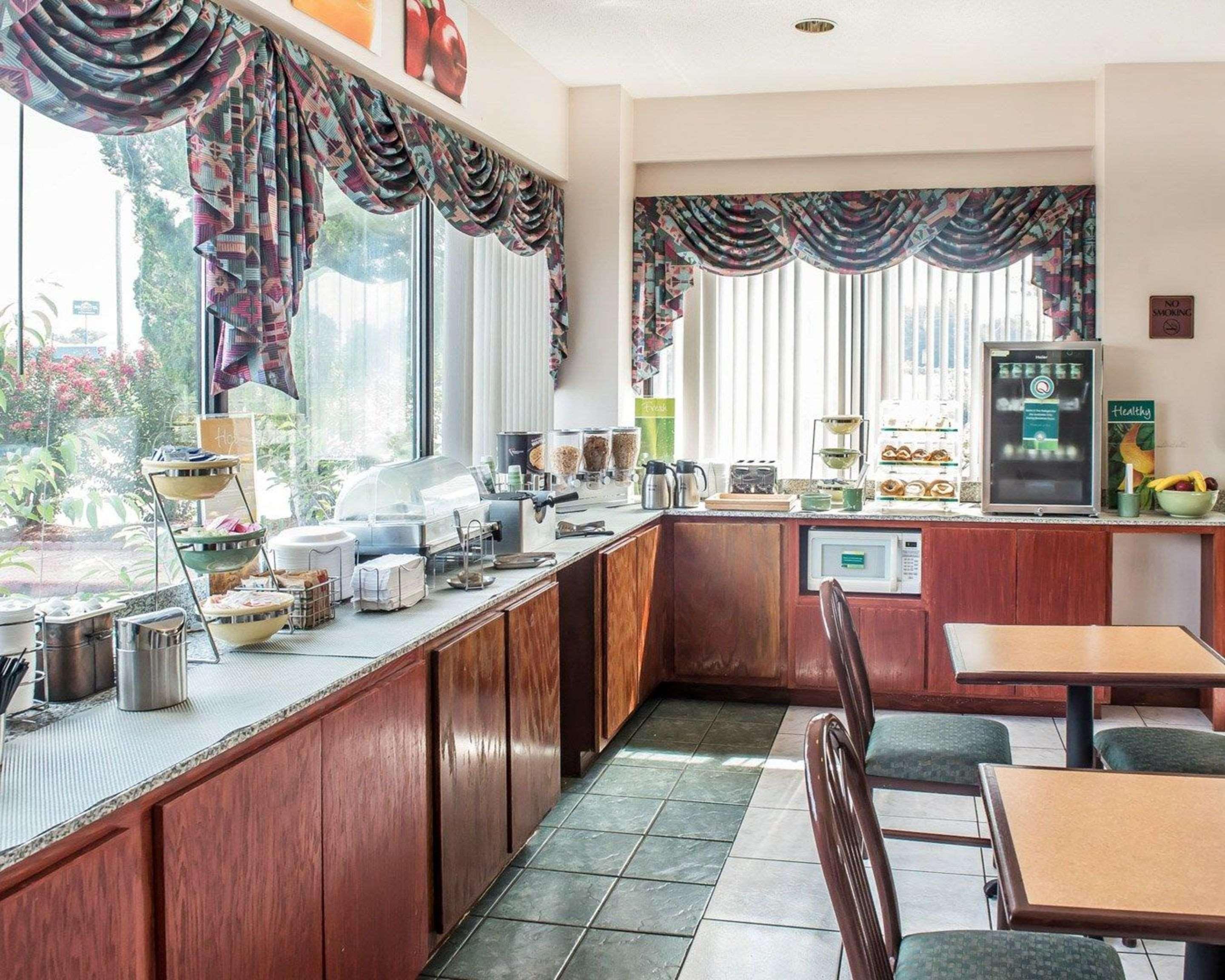Restaurant Quality Inn Marianna