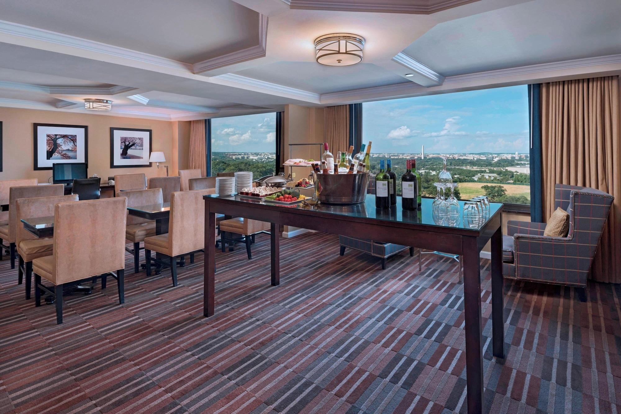 Bar/Salón Sheraton Pentagon City Hotel