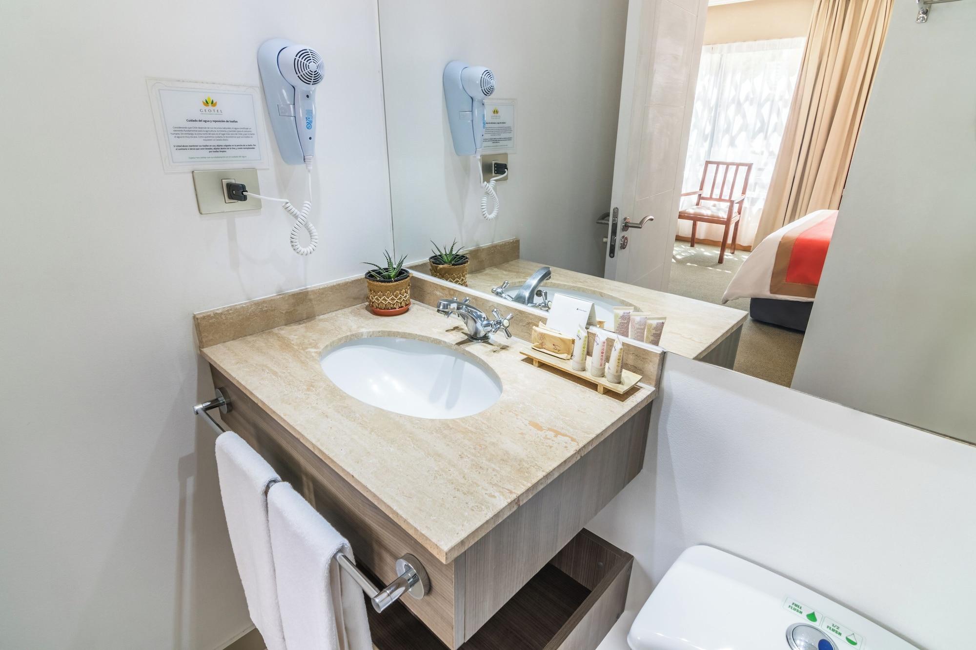 Equipamiento de Habitación Geotel Calama