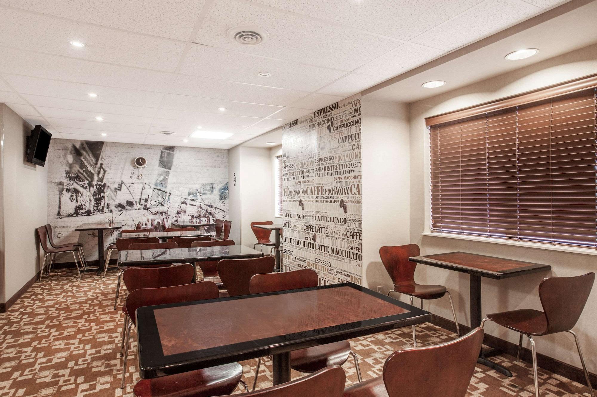 Restaurant Super 8 by Wyndham Schenectady/Albany Area