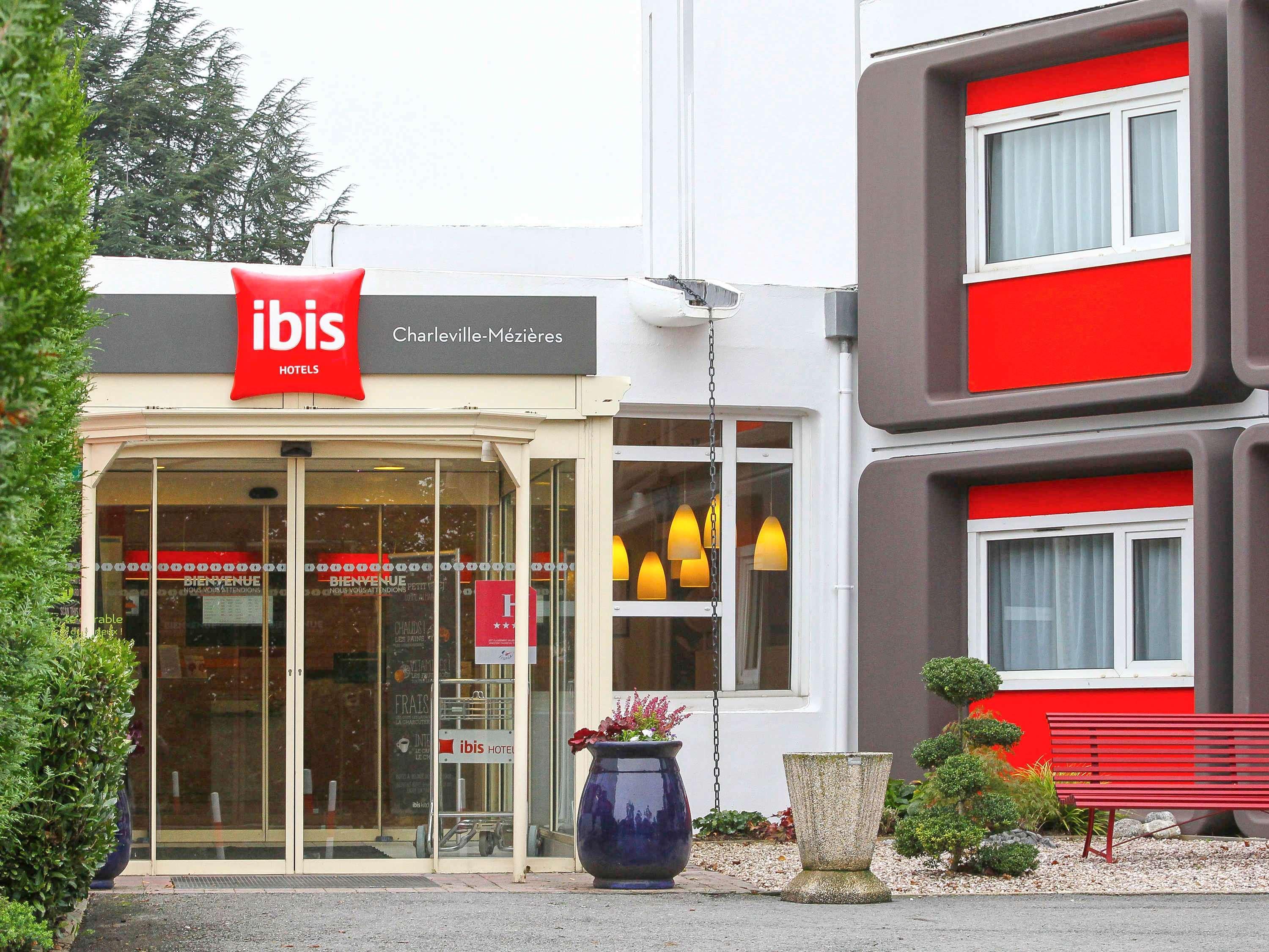 Vista Exterior Ibis Charleville-Mézières