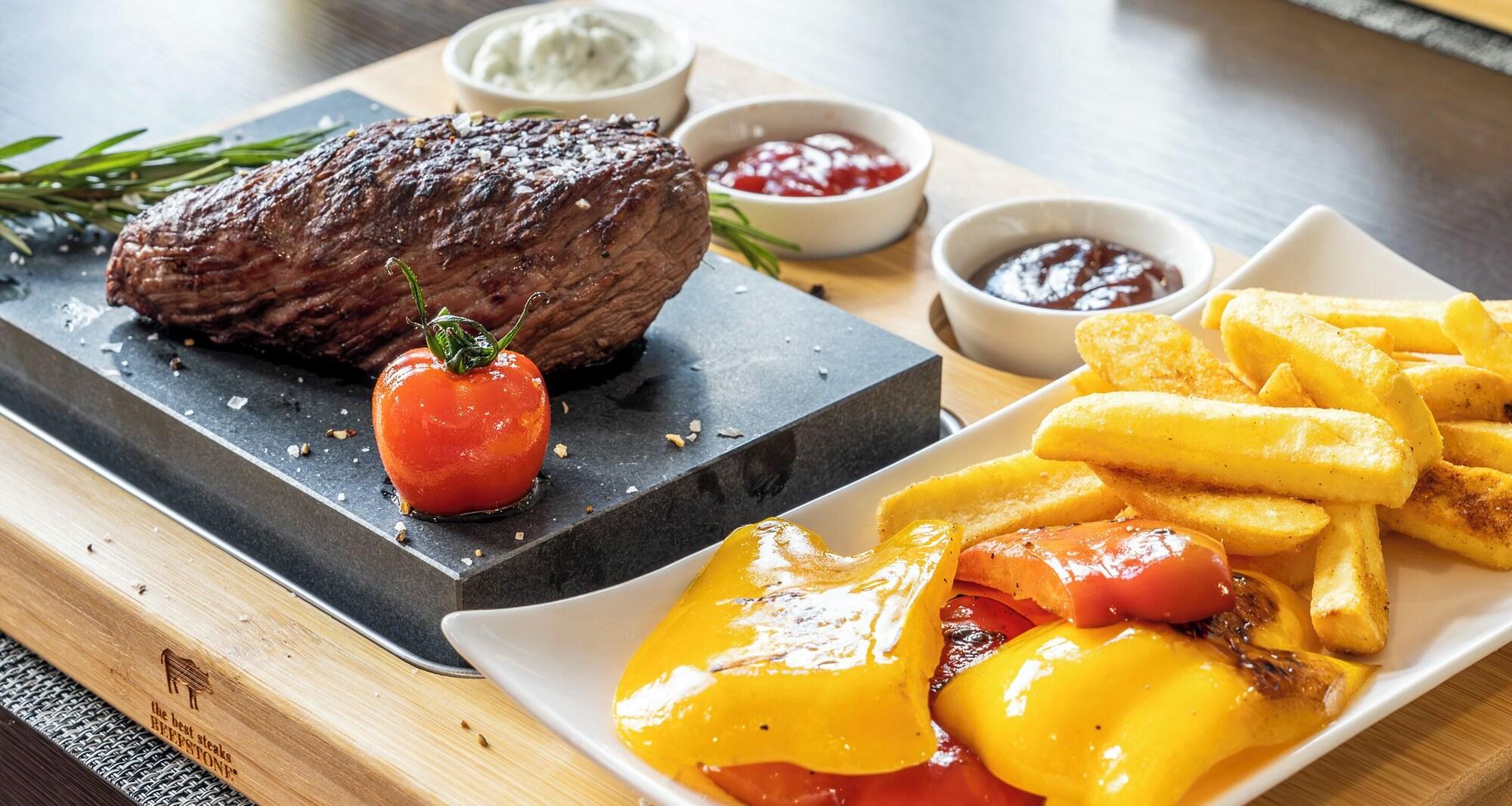 Restaurant PLAZA Premium Schwerin; Sure Hotel Collection by Best Western