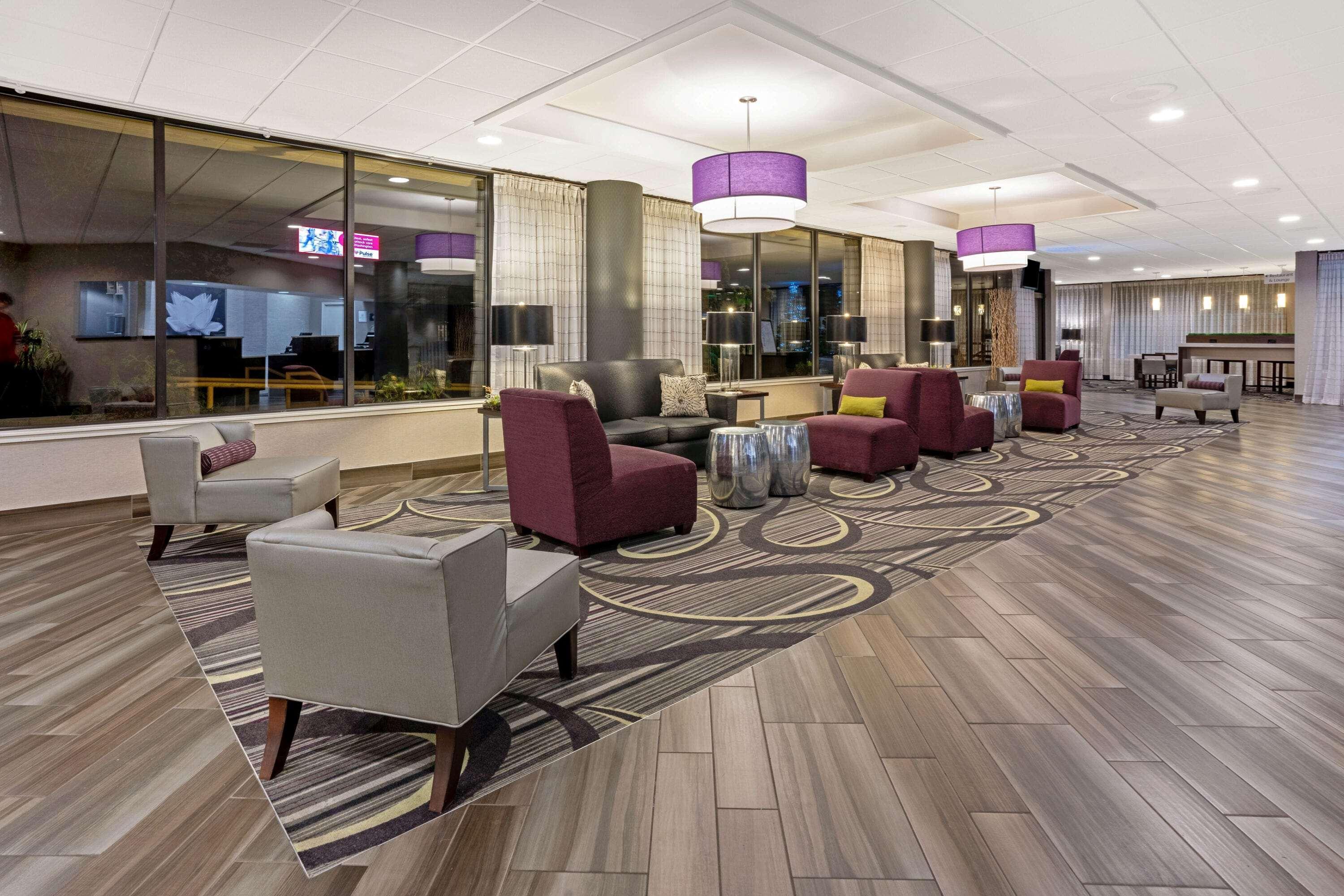 Vista Lobby La Quinta Inn & Suites by Wyndham Tacoma - Seattle
