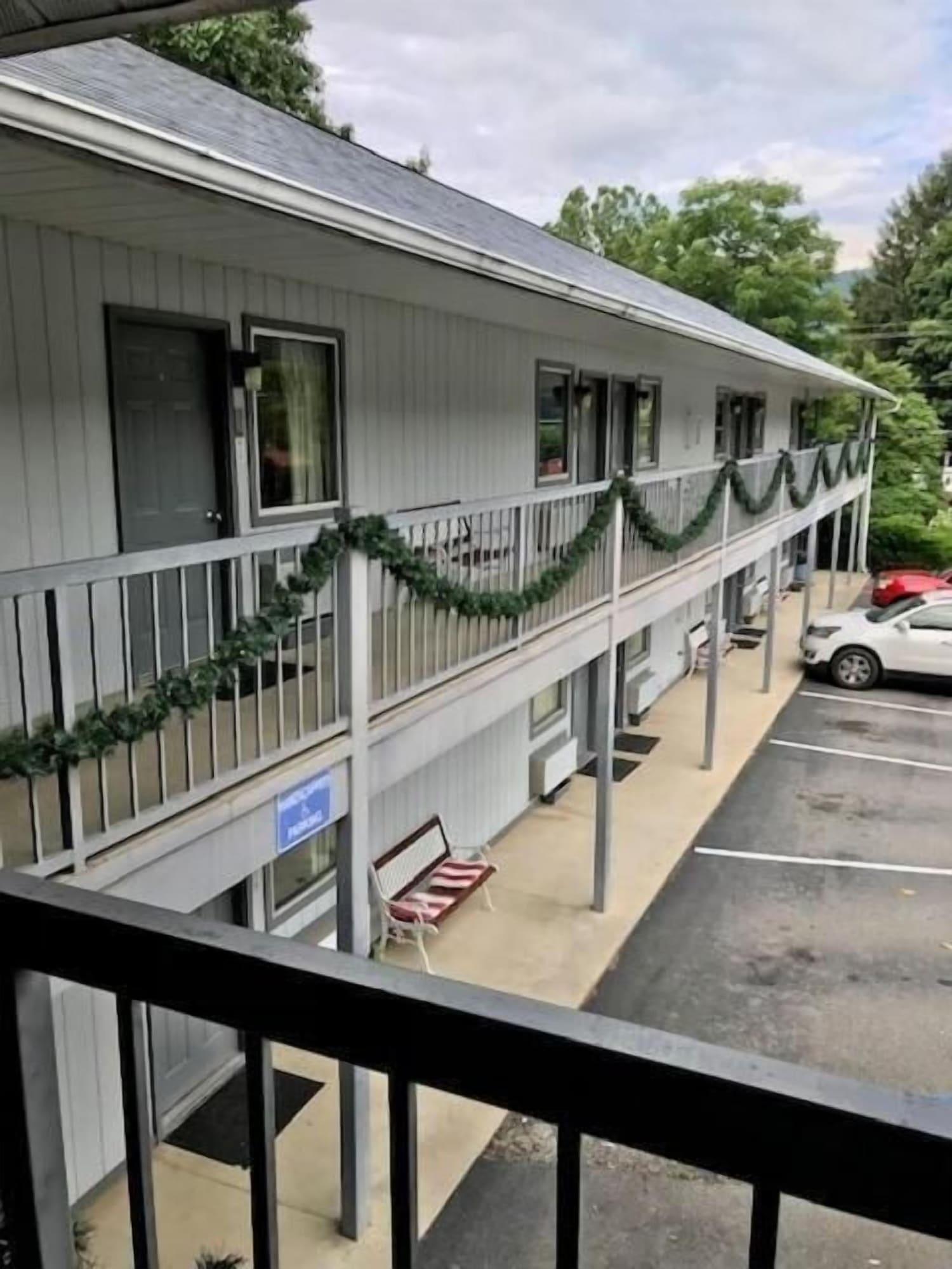 Vista Exterior Four Seasons Inn