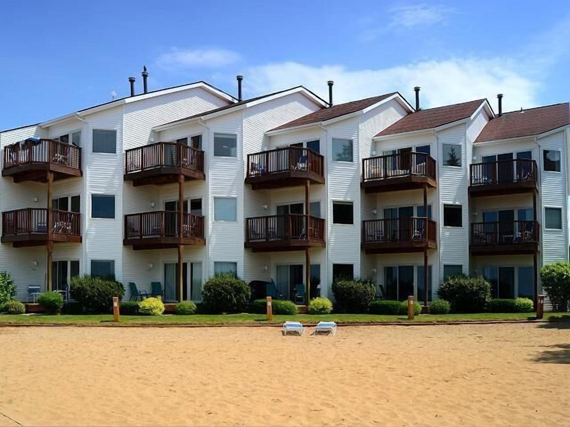 Vista Exterior Beach Condominium Hotel