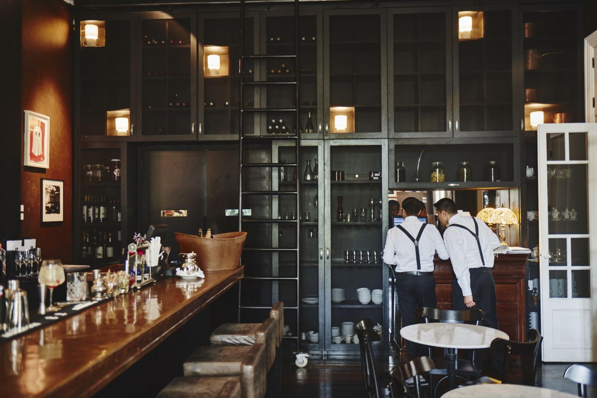 Bar/Salón Hotel B