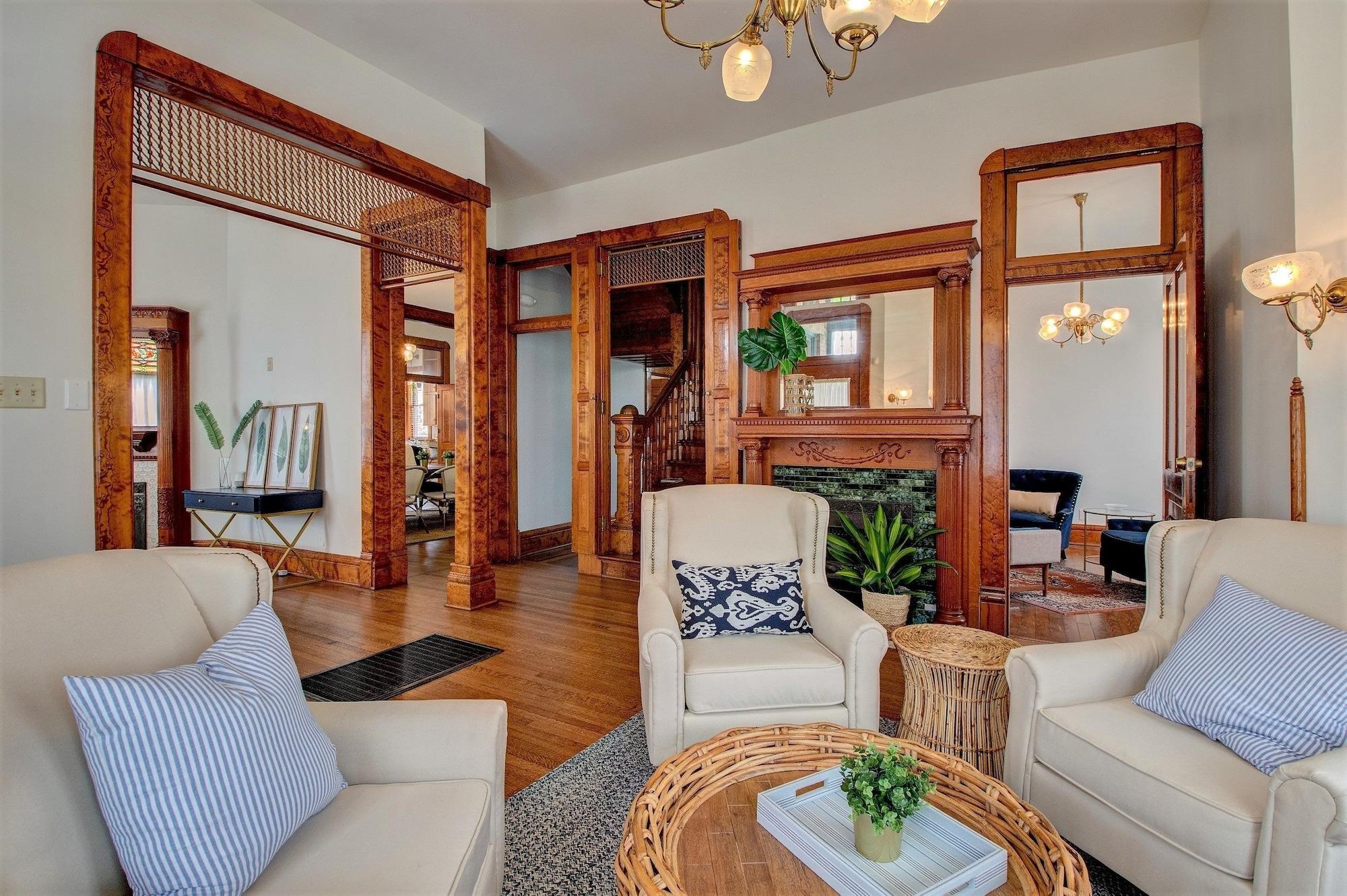 Vista Lobby The Baker