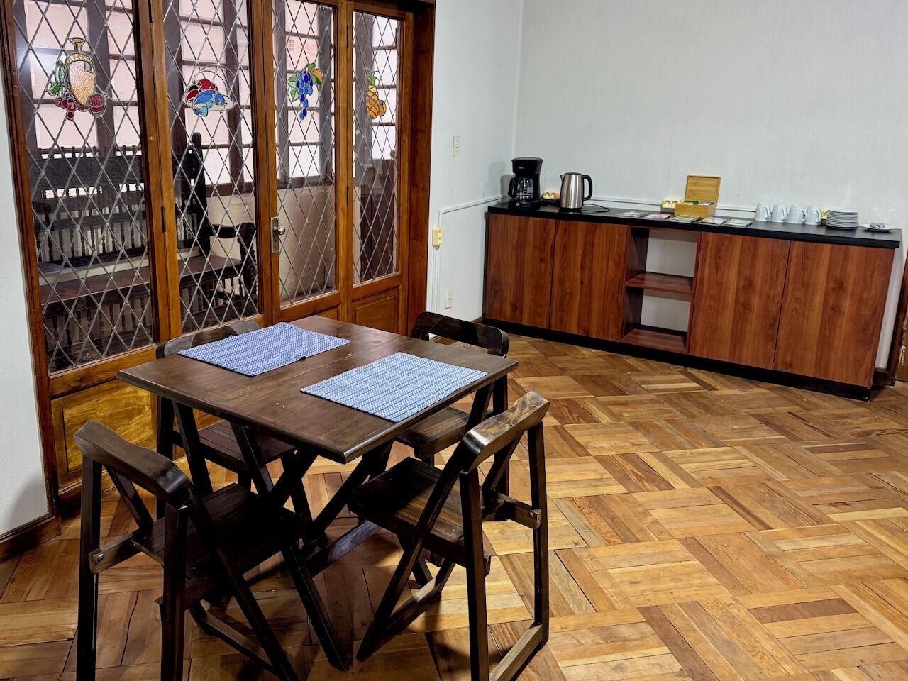Bar/Salón Casa Bolivia Mundo