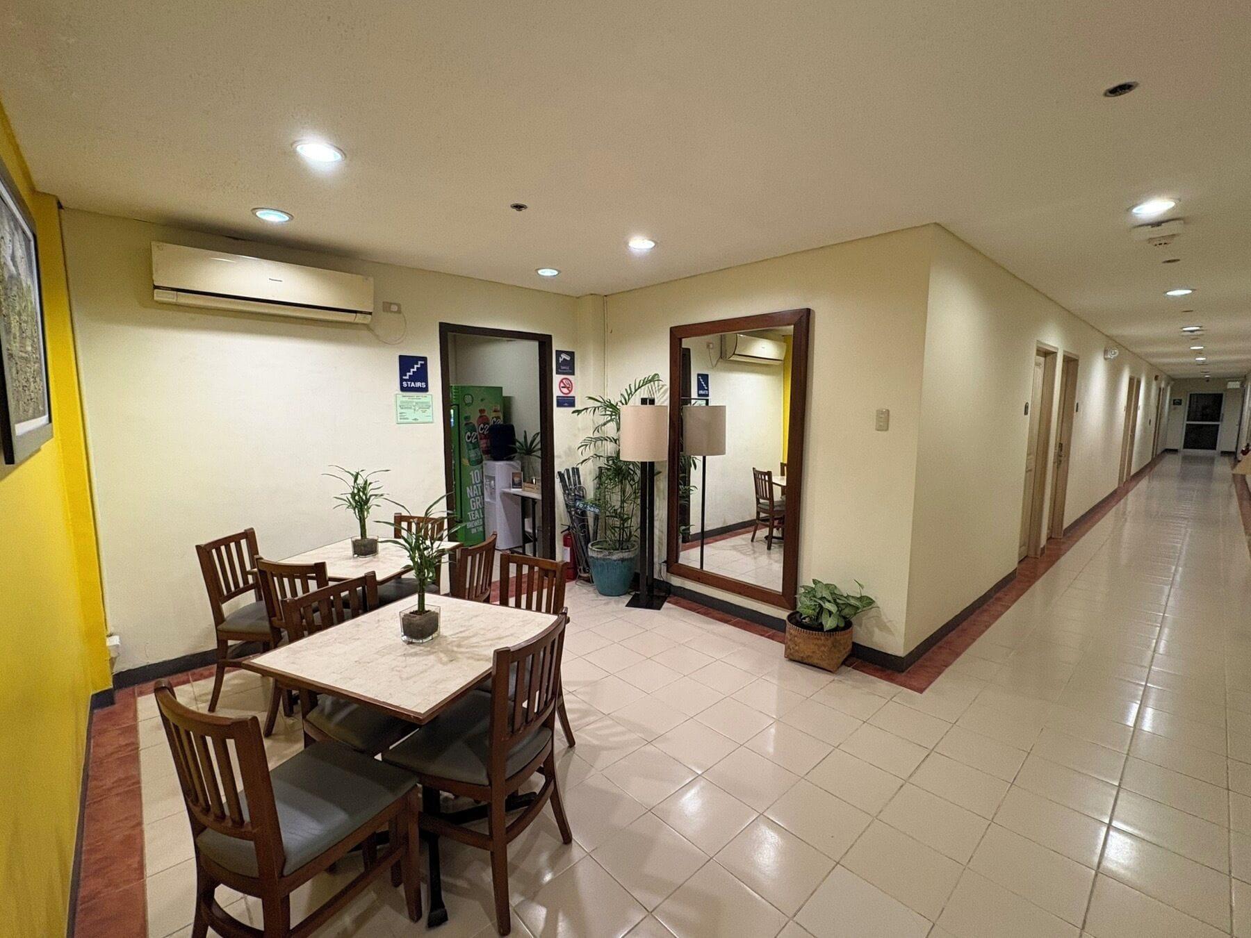 Vista Lobby Microtel by Wyndham Tarlac