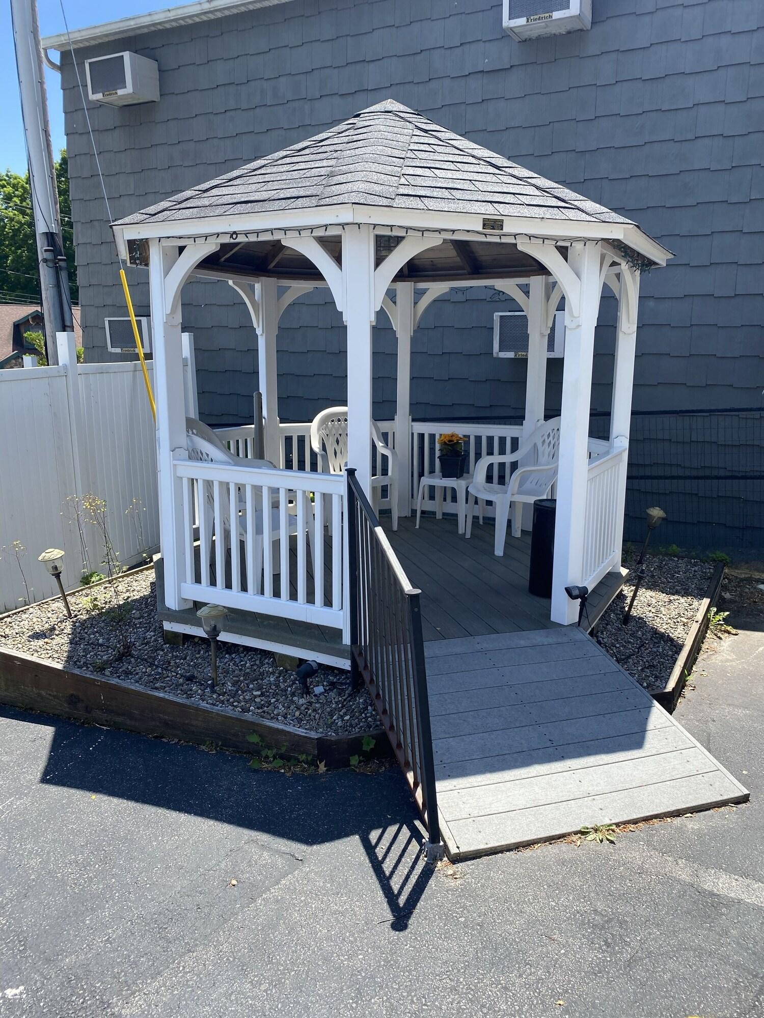 Vista Exterior Baymont by Wyndham Lake George