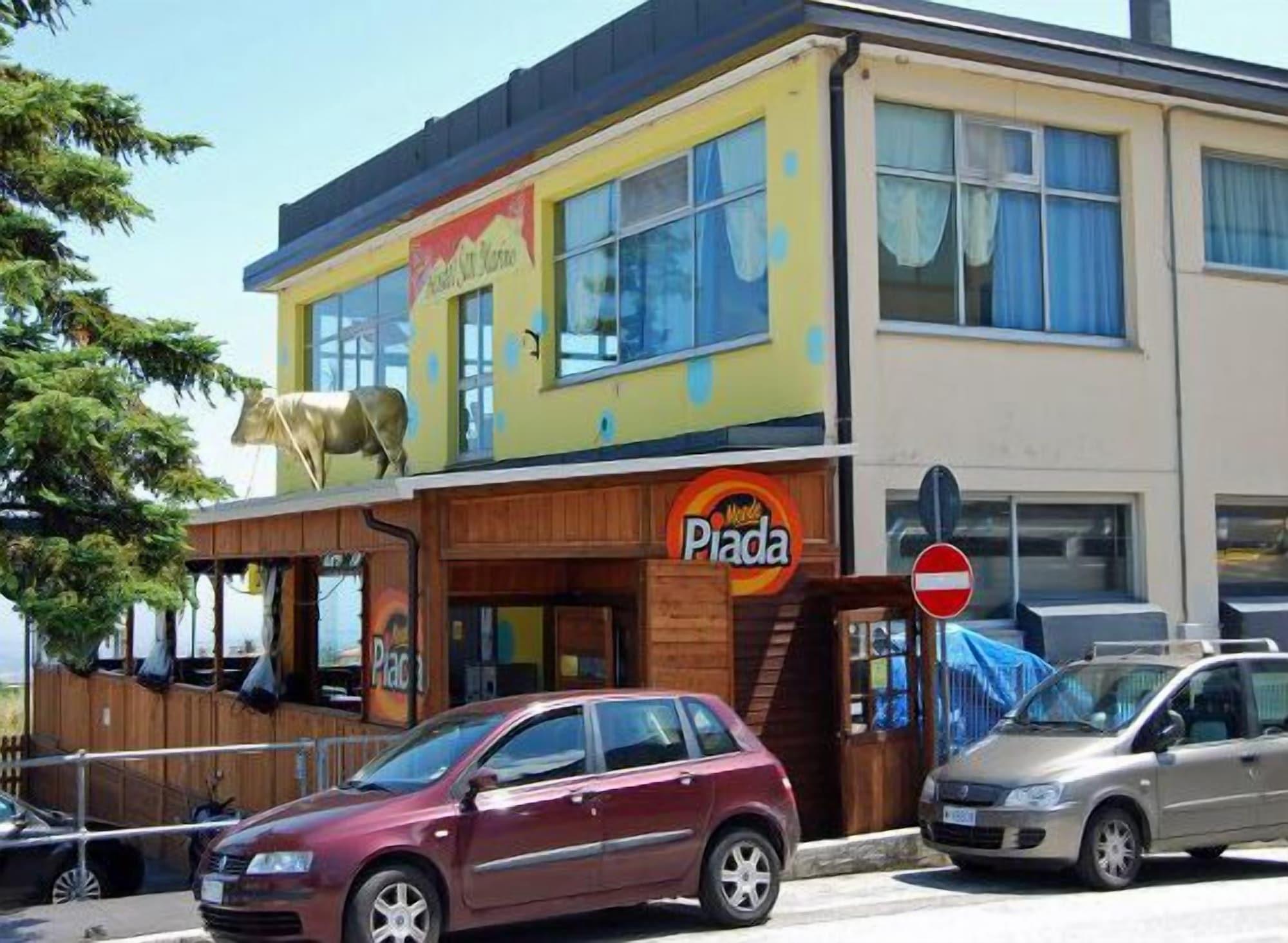Vista Exterior Hostel San Marino