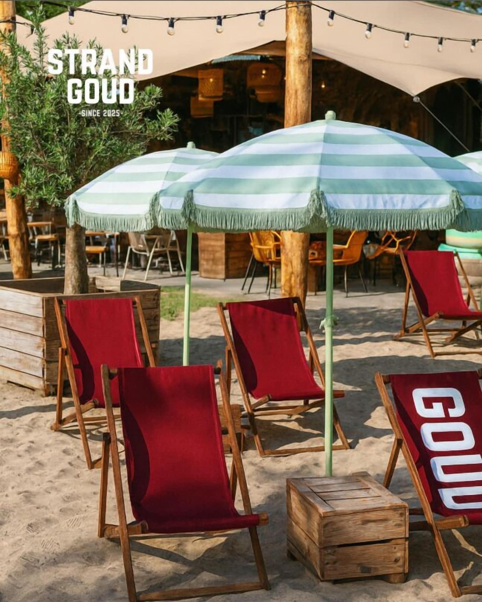 Bar/Salón Moeke Mooren