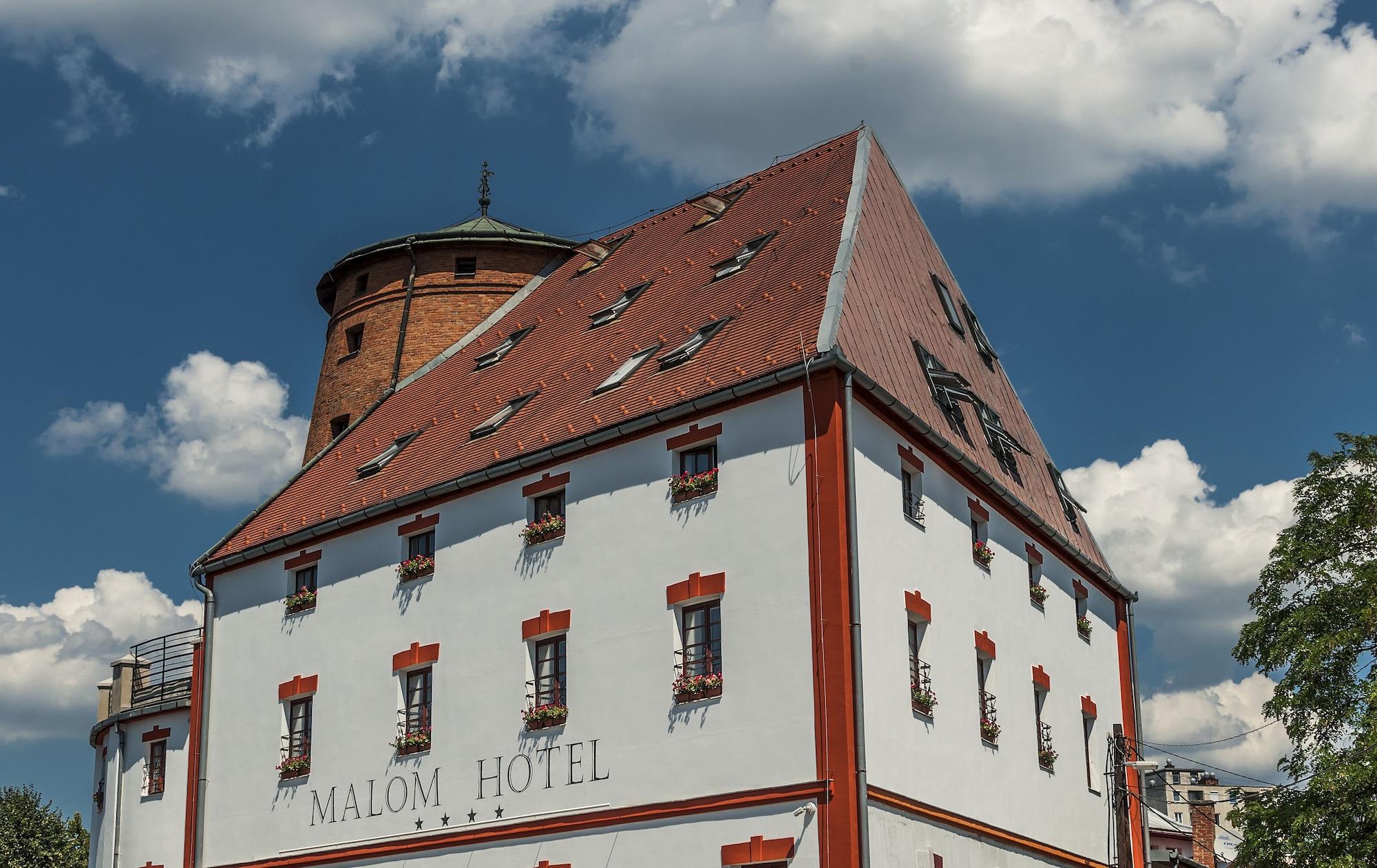 Vista Exterior Malom Hotel és Étterem