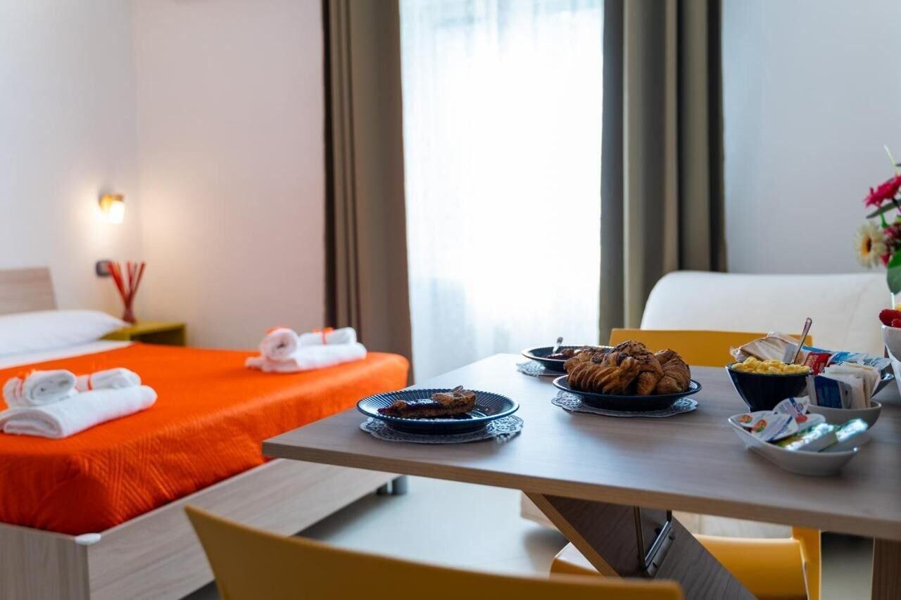 Restaurant B & SunSea