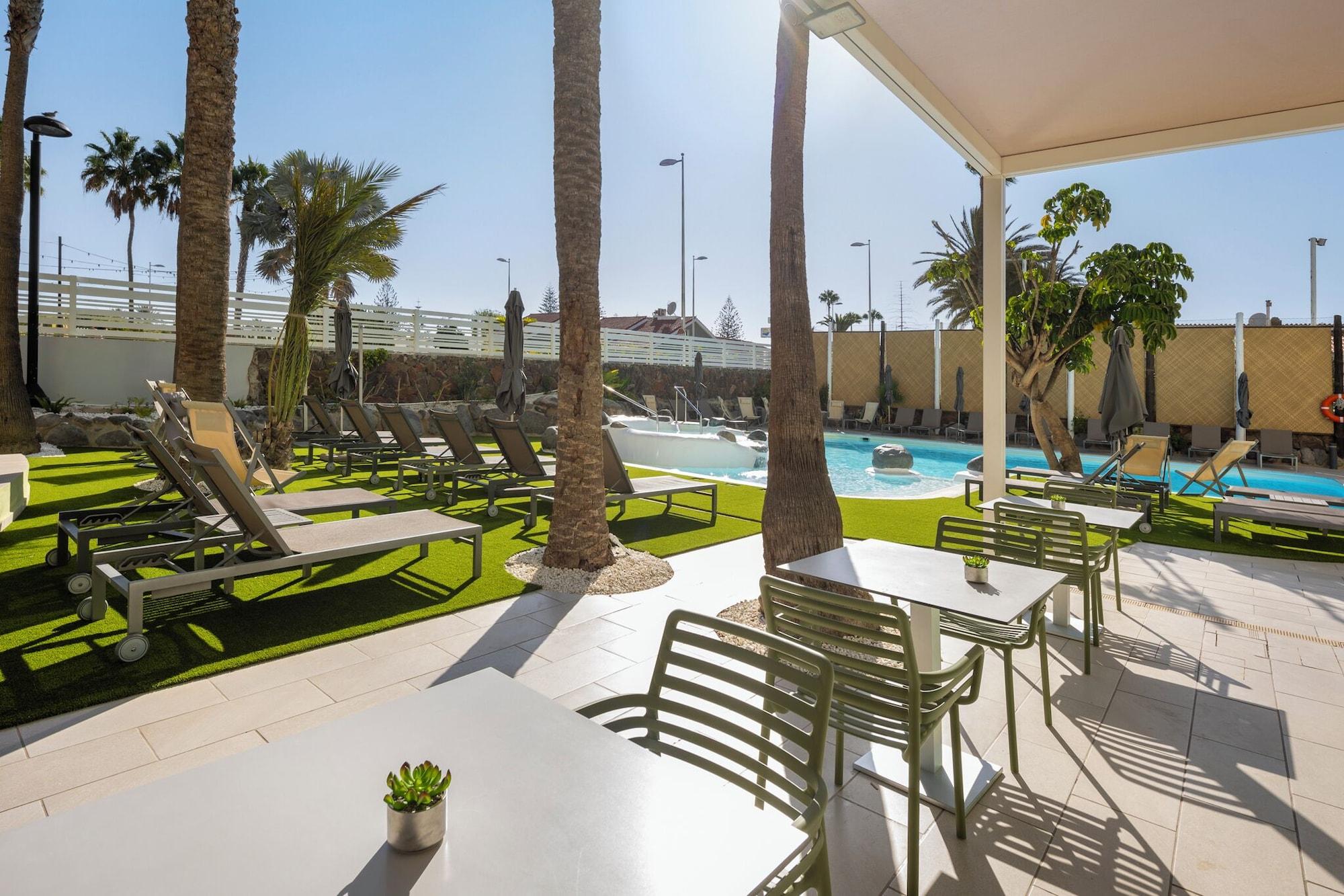 Bar/Salón Hotel LIVVO Anamar Suites