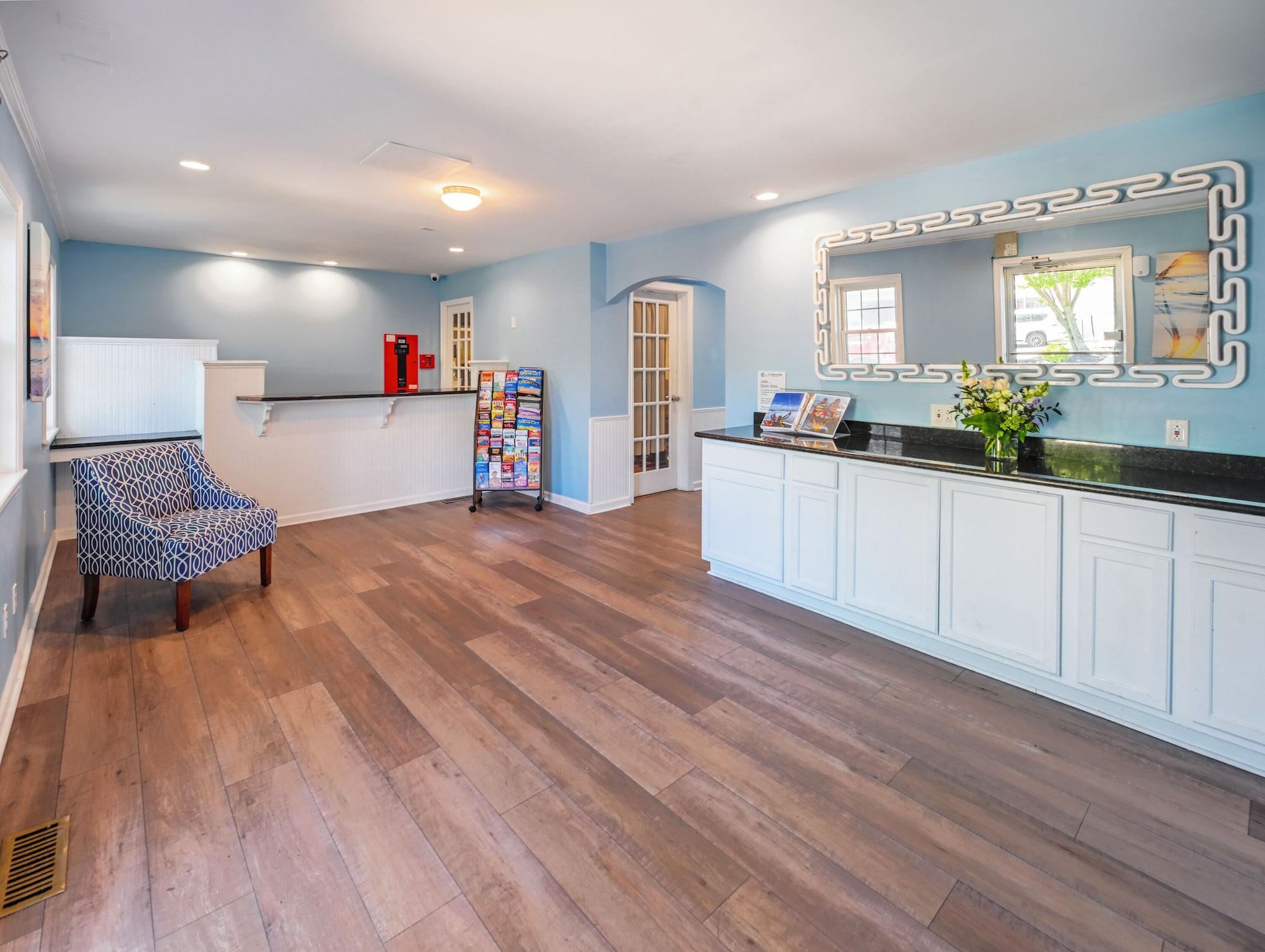 Vista Lobby Commander Beach House Hotel