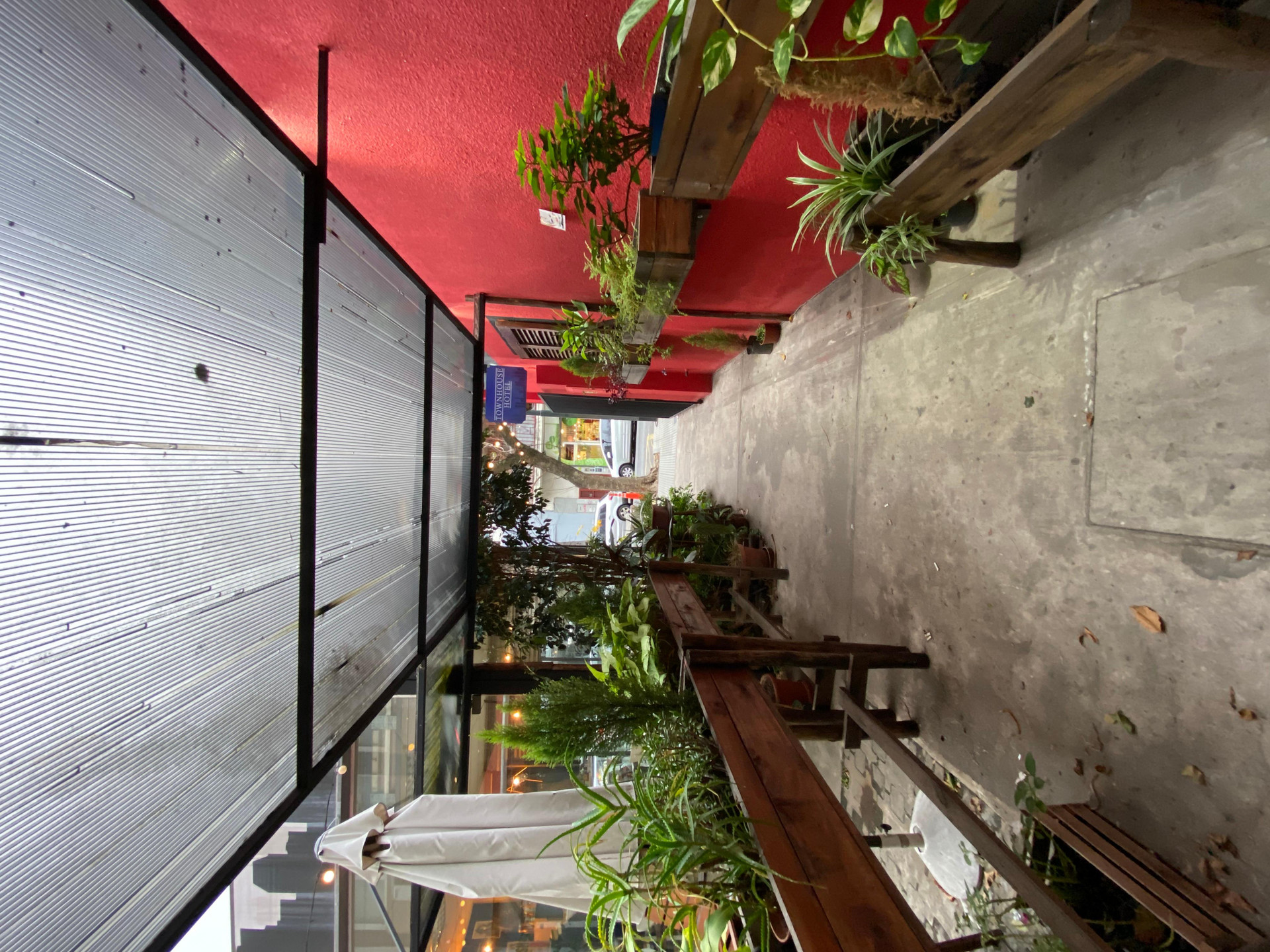 Vista Exterior Juramento de Lealtad Townhouse Hotel