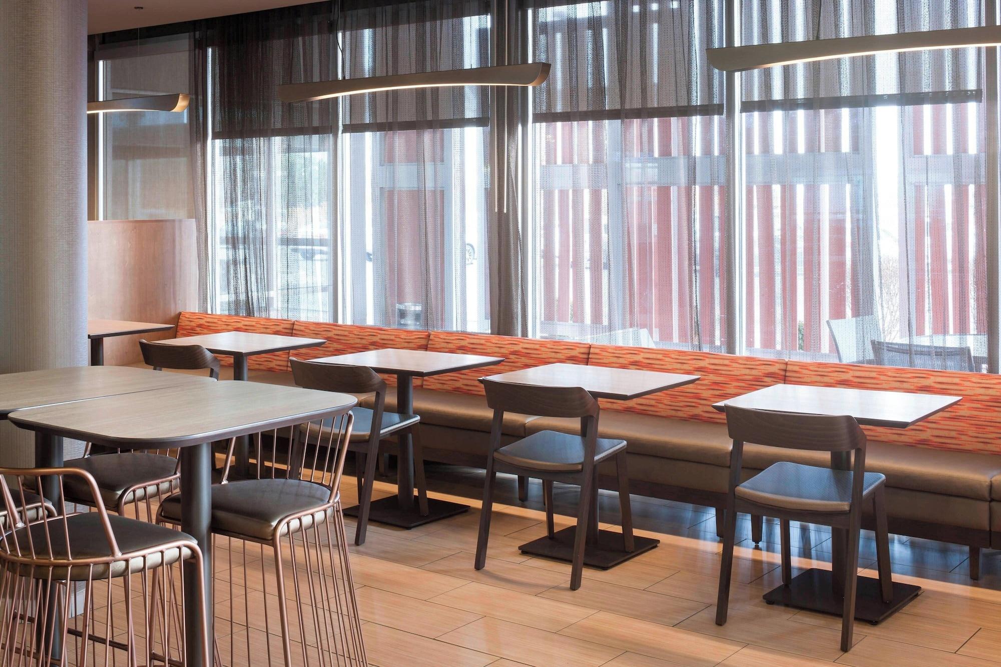 Vista Lobby SpringHill Suites by Marriott Salt Lake City Airport