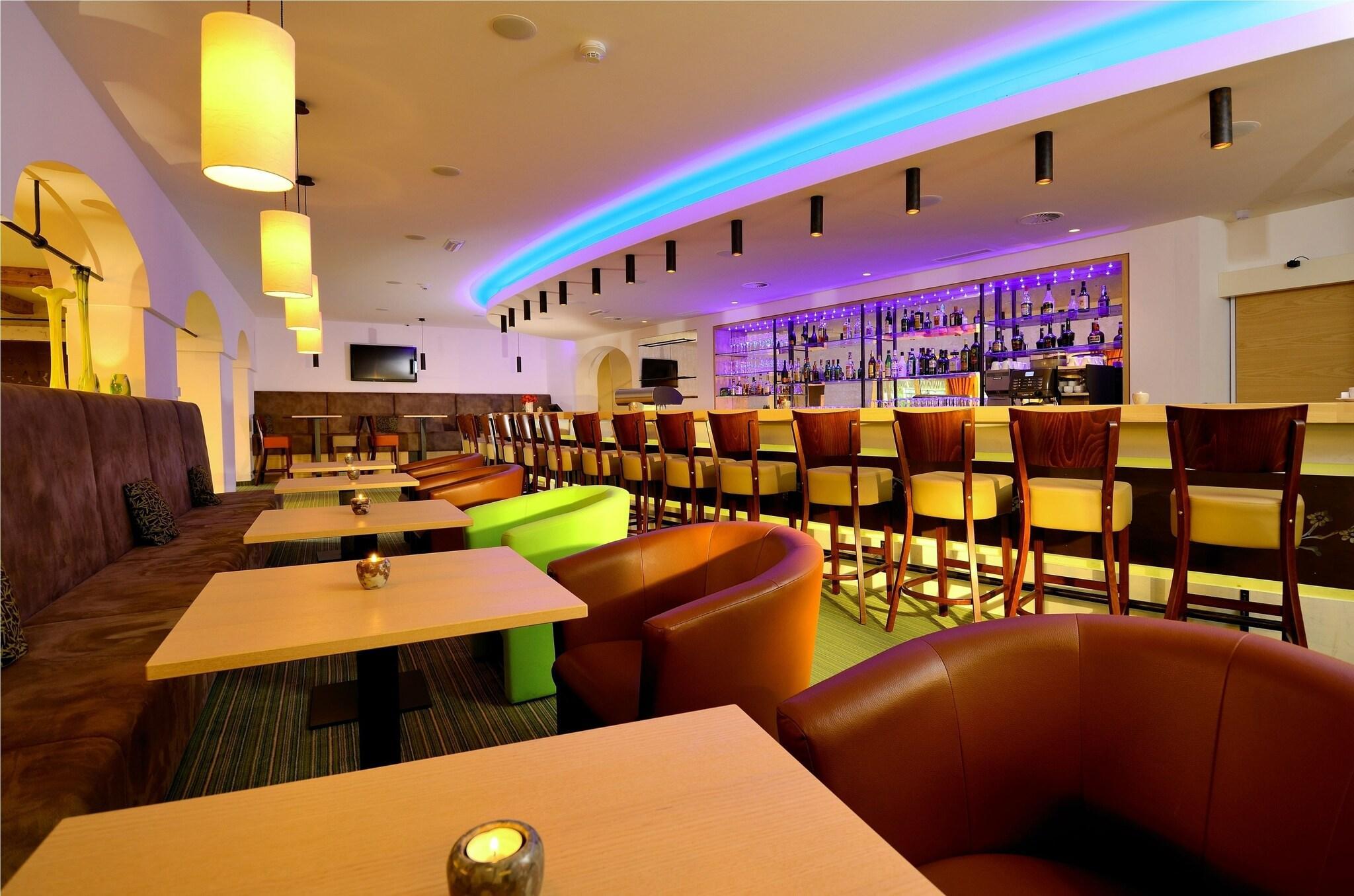 Bar/Salón Hotel Leonhard