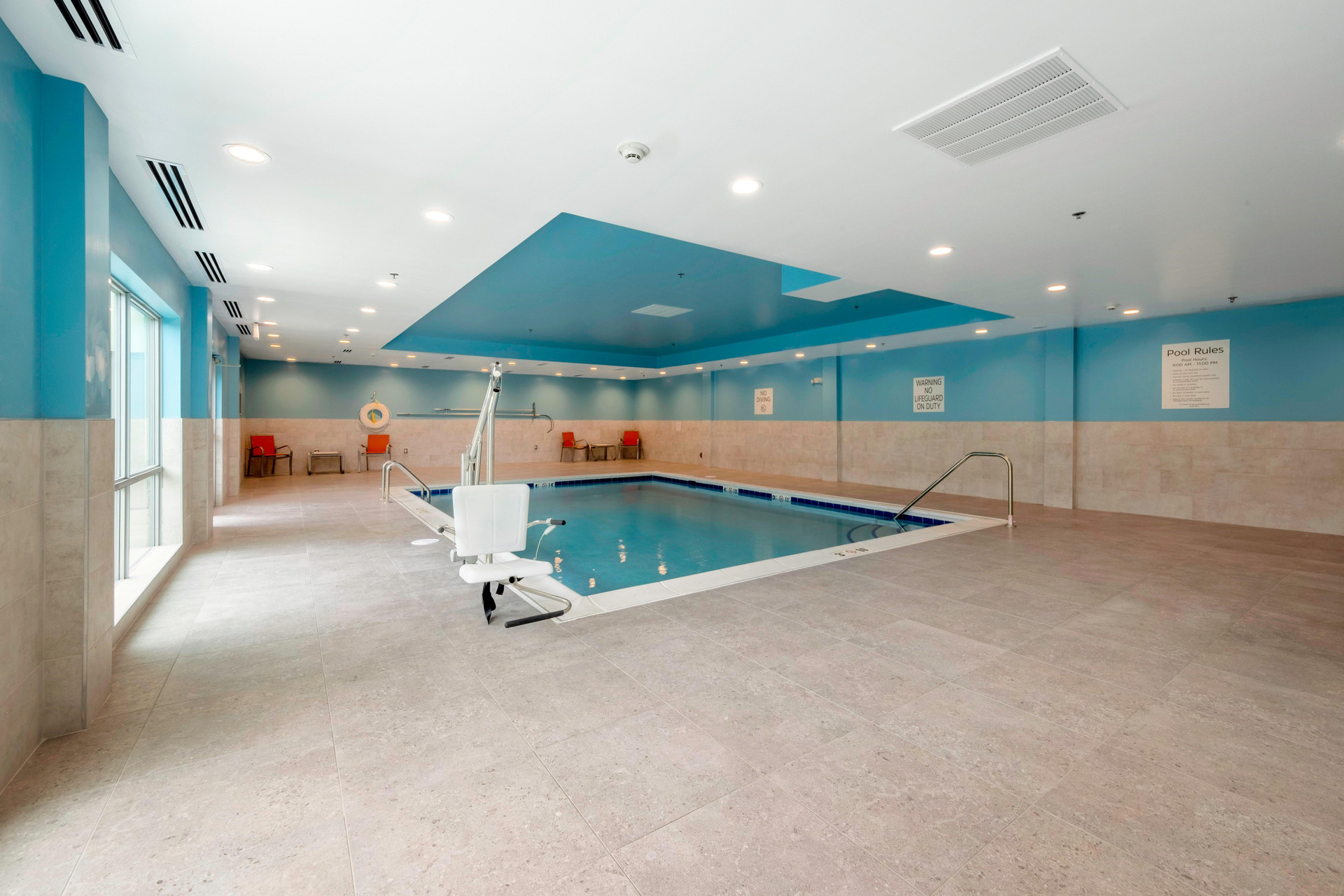 Vista Piscina Holiday Inn Express And Suites Staunton by IHG
