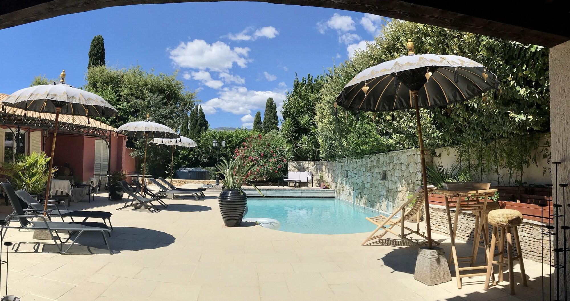 Varios Villa Mathis