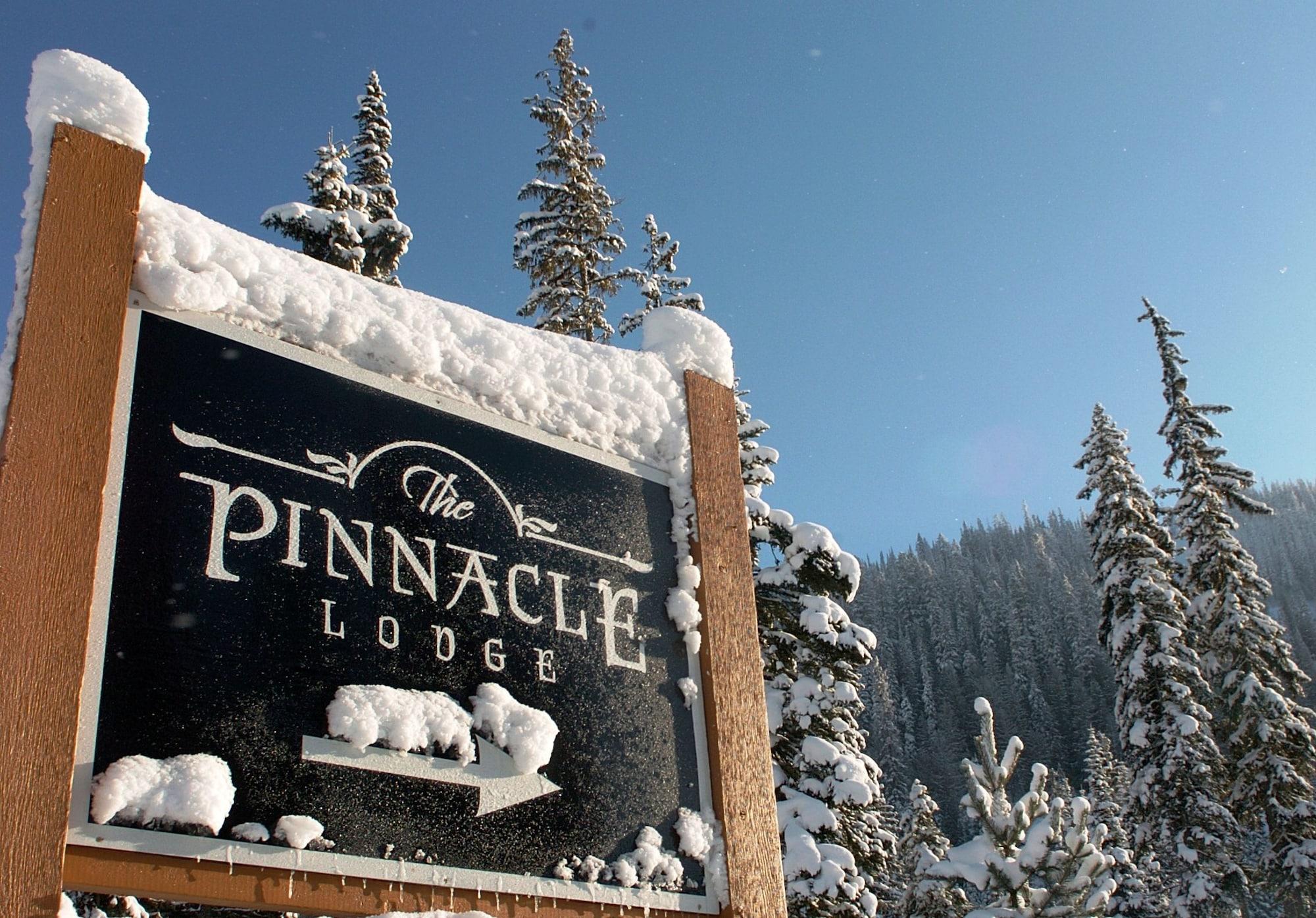 Vista Exterior Pinnacle Lodge