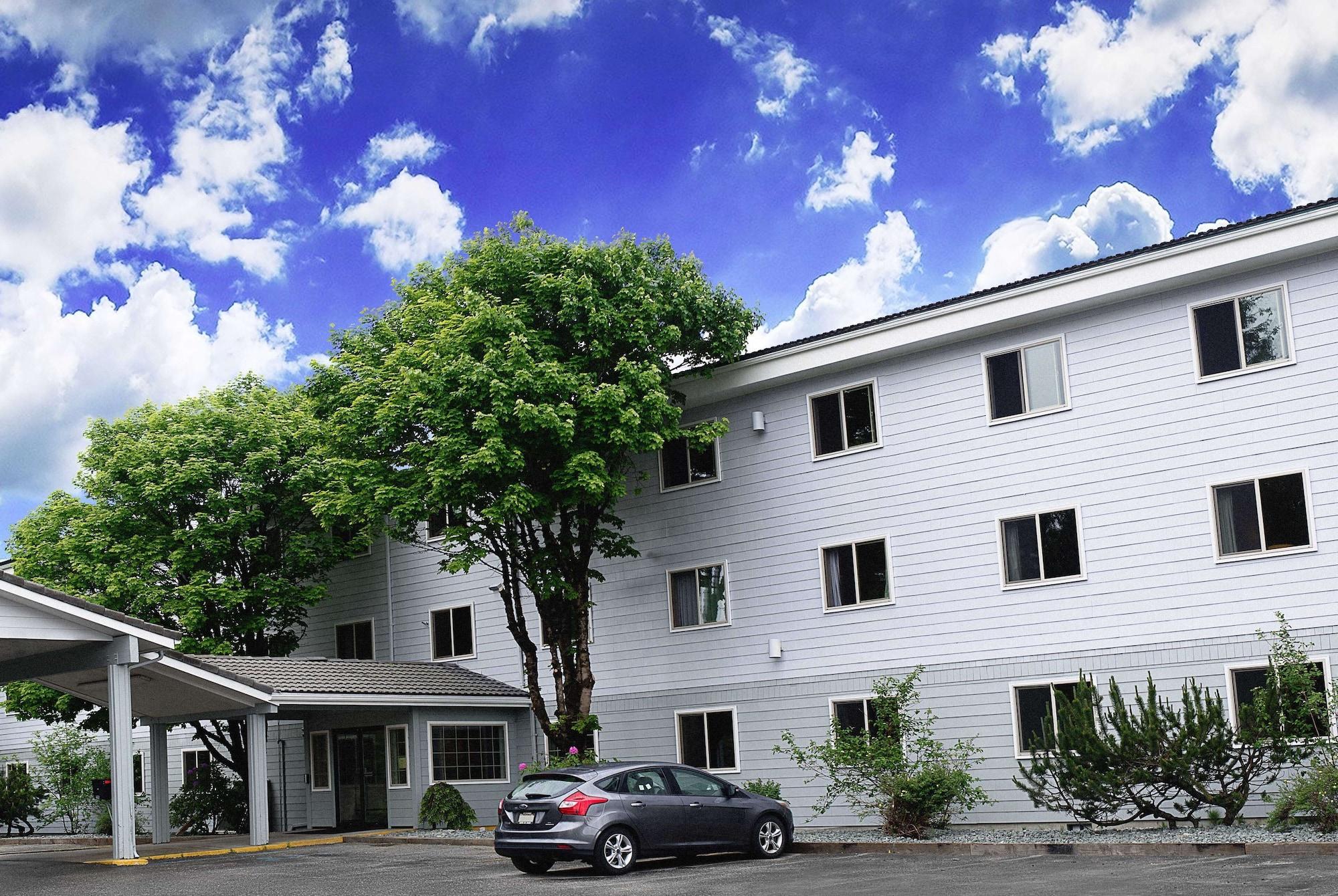 Vista Exterior Super 8 by Wyndham Juneau