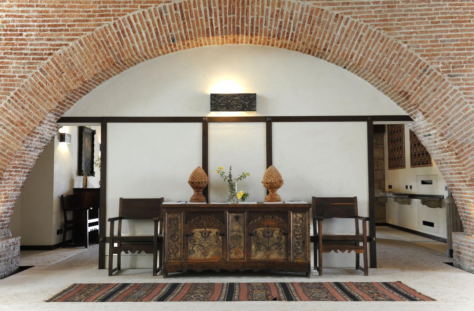 Vista Lobby Delser