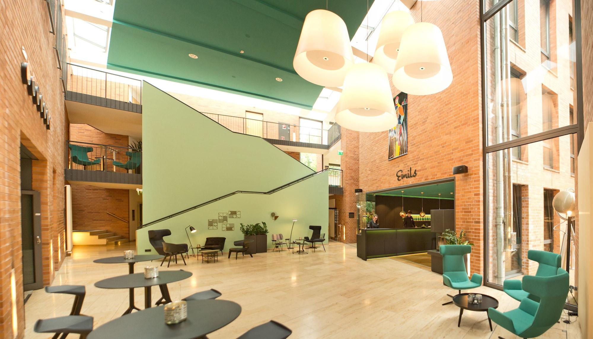 Vista Lobby Arcadeon