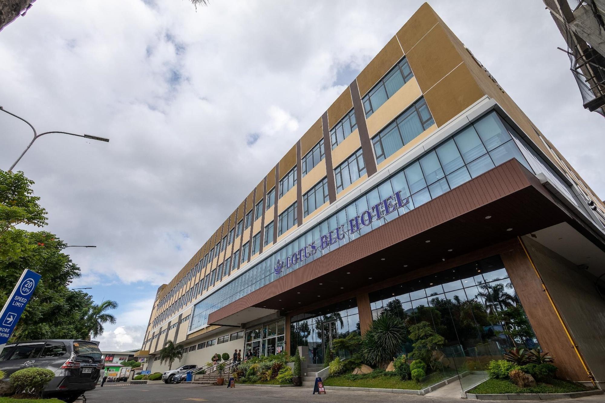 Vista Exterior LOTUS BLU HOTEL NAGA