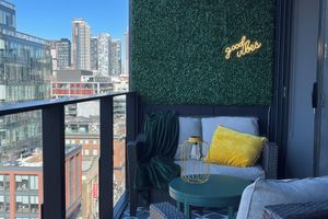 Alquiler Vacacional - Luxe Urban Nest @ King & Bathurst with Heated Balcony