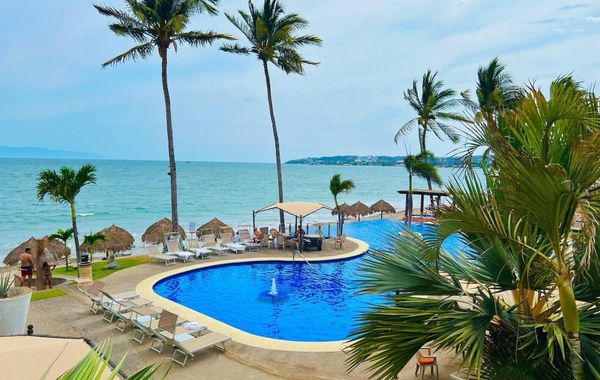 Los Picos Hotel & Suites Bucerias - Hoteles cerca de Malecón en Puerto Vallarta