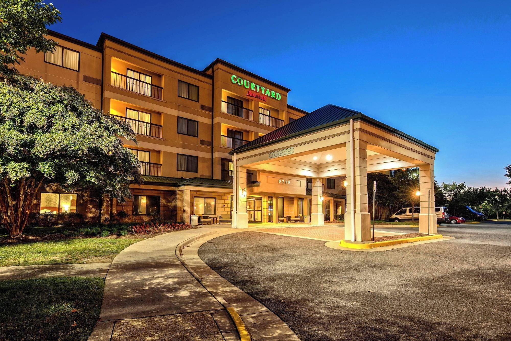 Vista Exterior Courtyard by Marriott Springfield