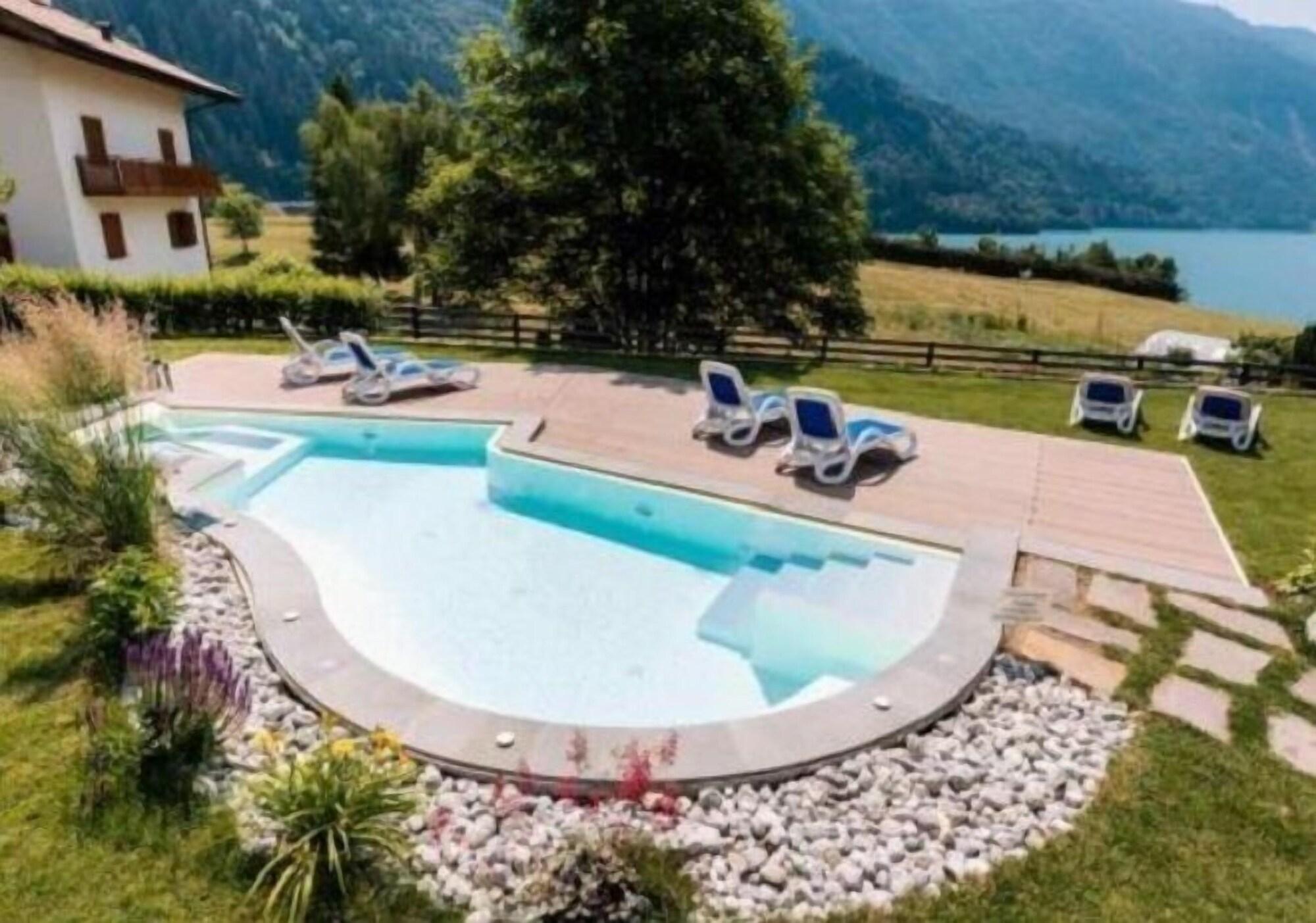 Vista Piscina Hotel Des Alpes