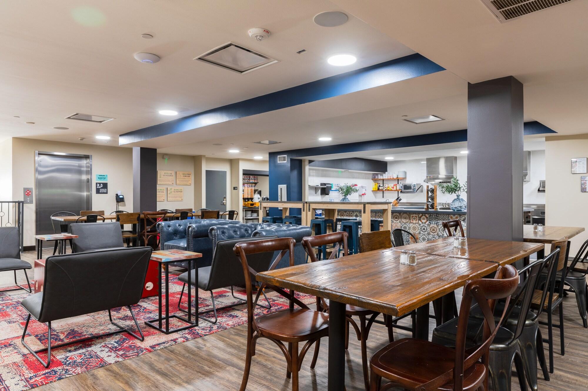 Restaurant HI New Orleans - Hostel