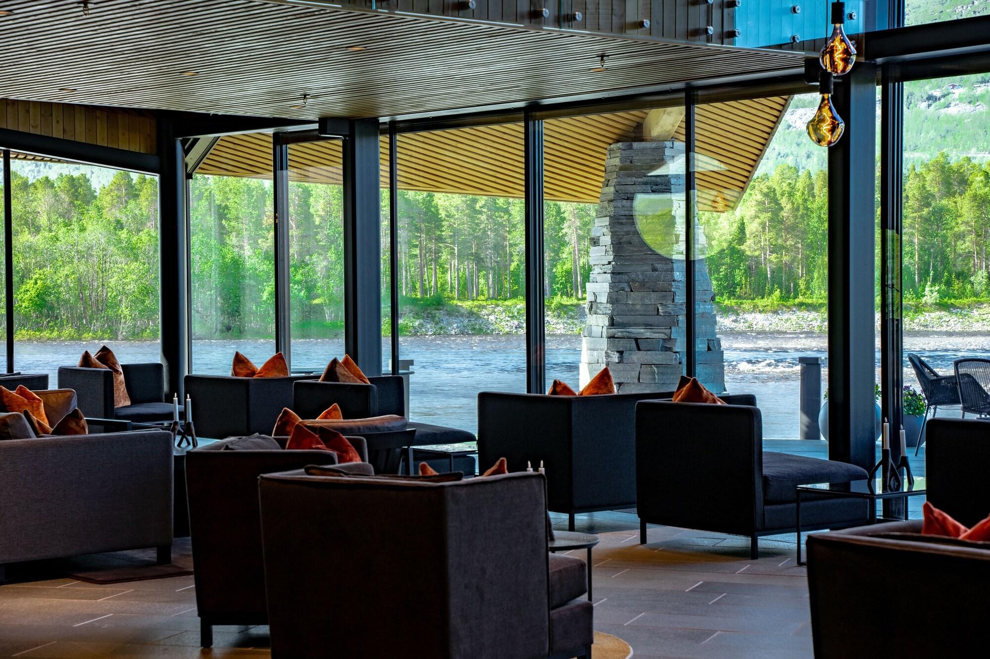 Vista Lobby Sorrisniva Arctic Wilderness Lodge