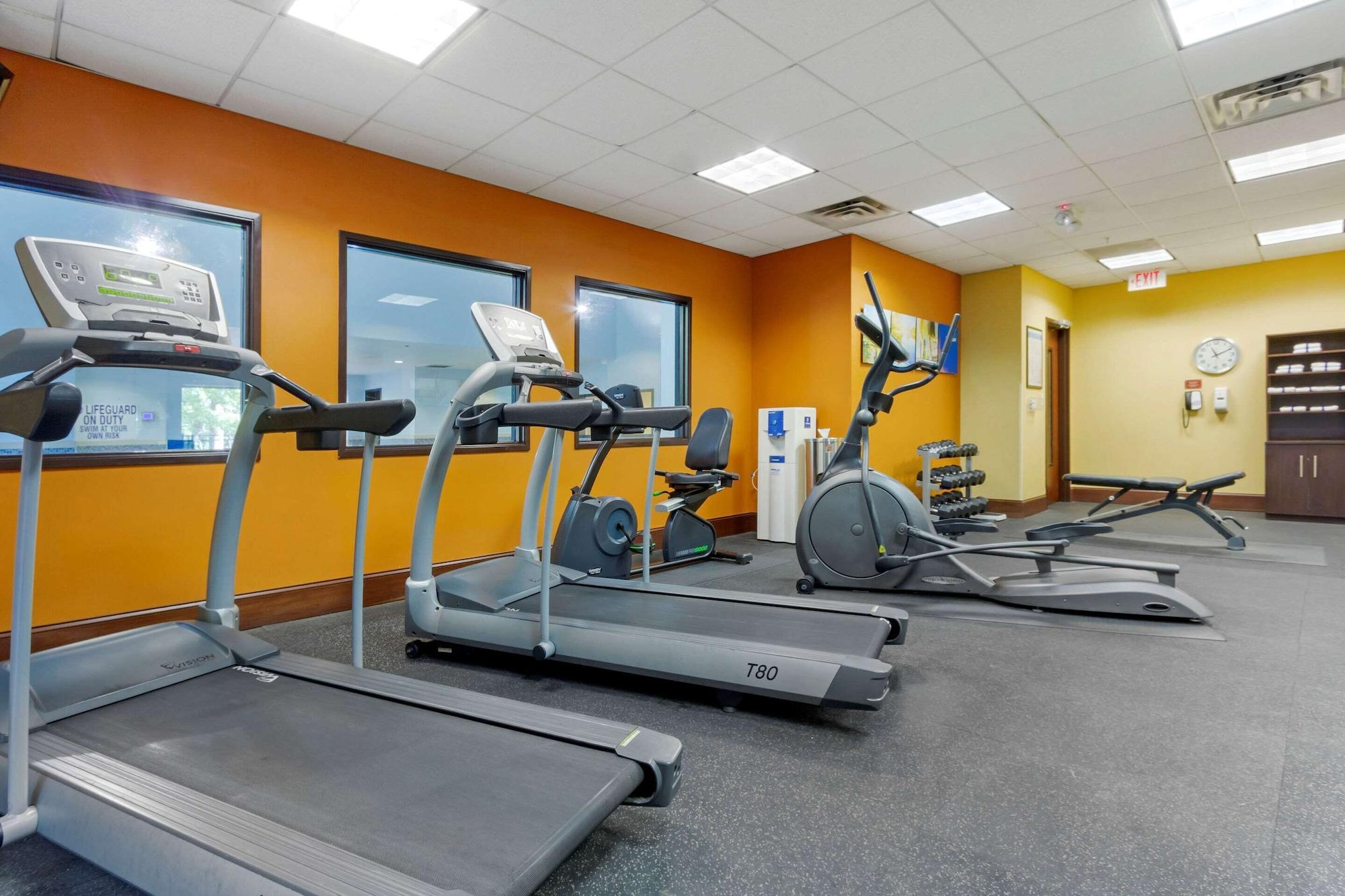 Gimnasio Comfort Suites Charleston West Ashley