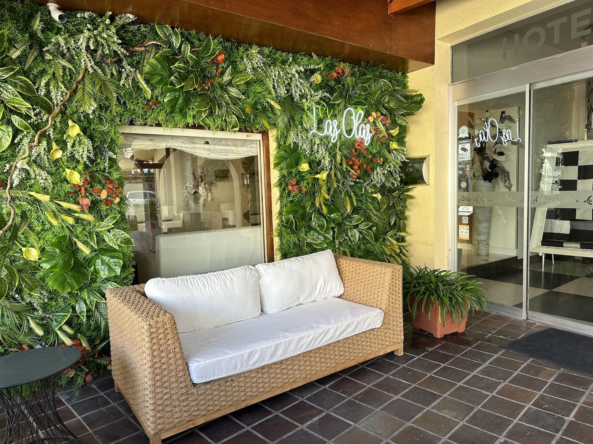 Vista Exterior Las Olas